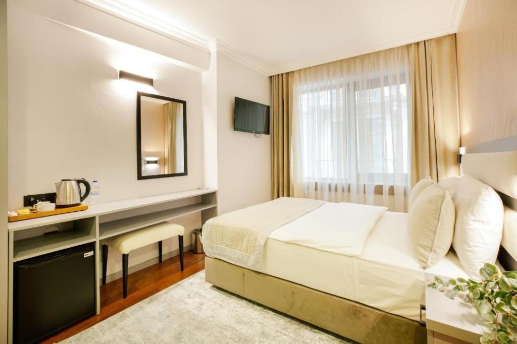 Marble Hotel — photo 175