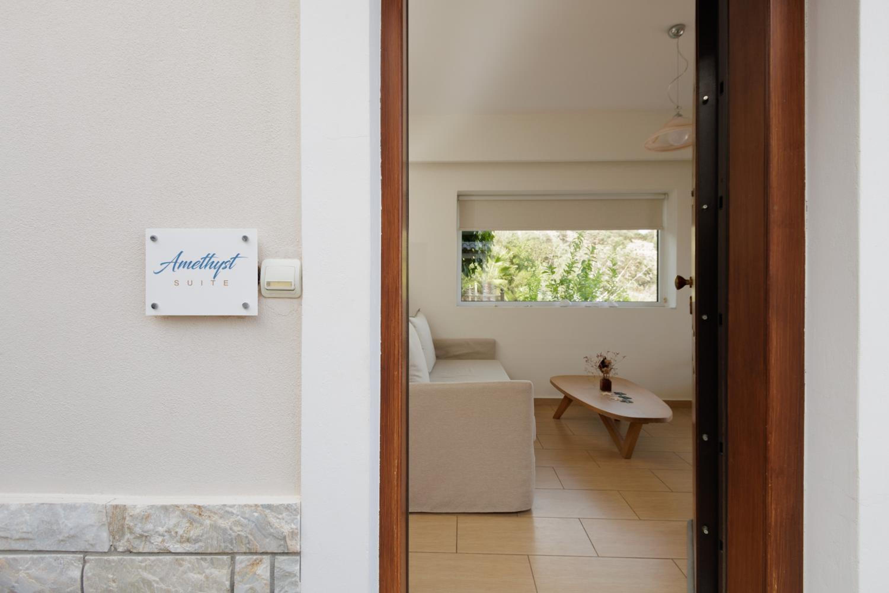 Deluxe Suite with Sea View