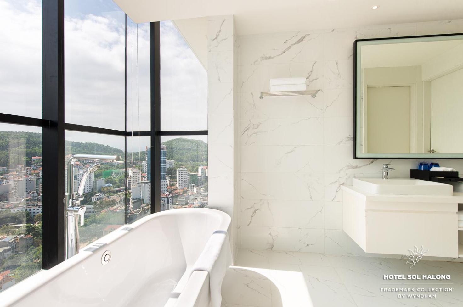 Premier Room - Non-Smoking - Photo 4
