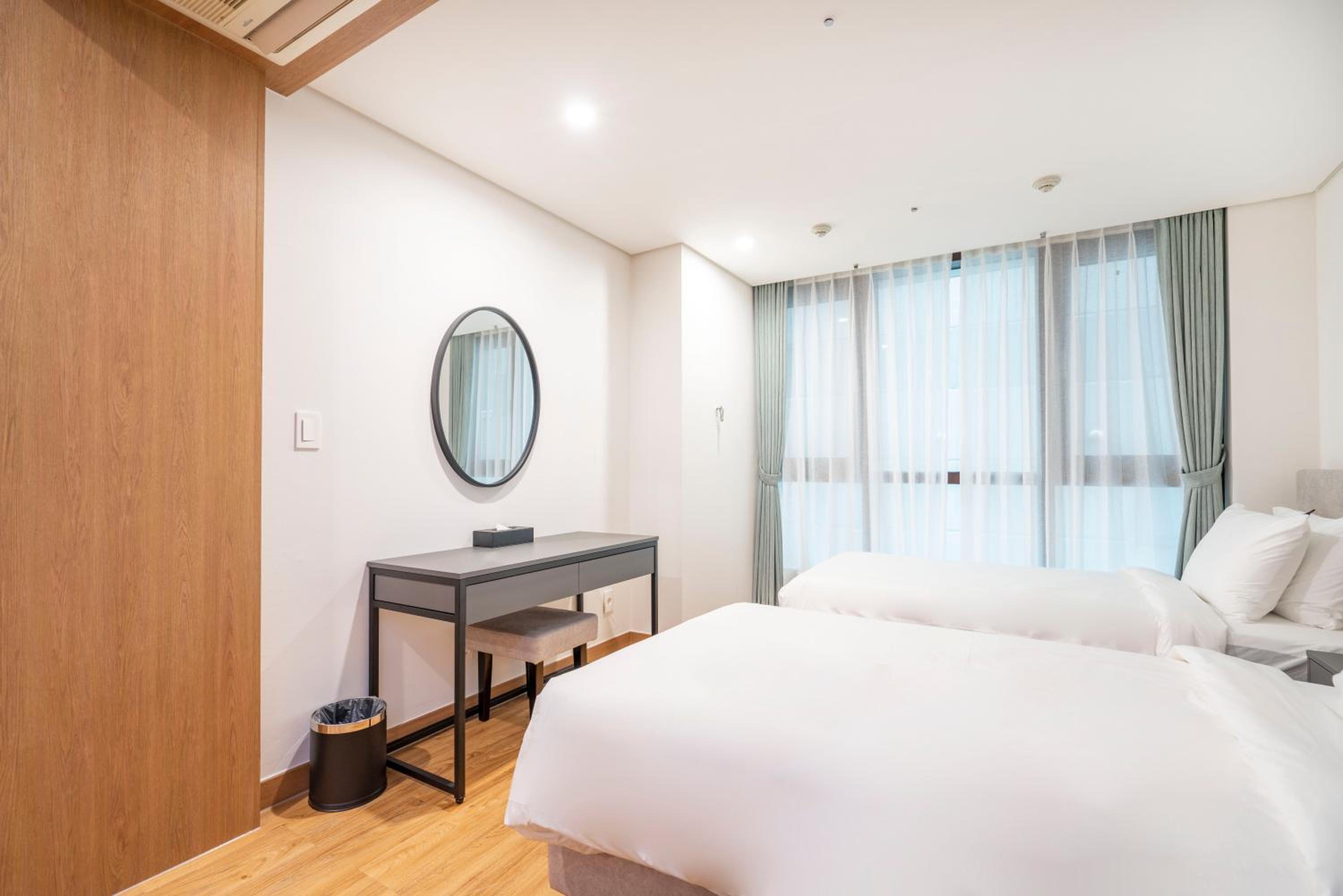 Superior Twin Room - Photo 5