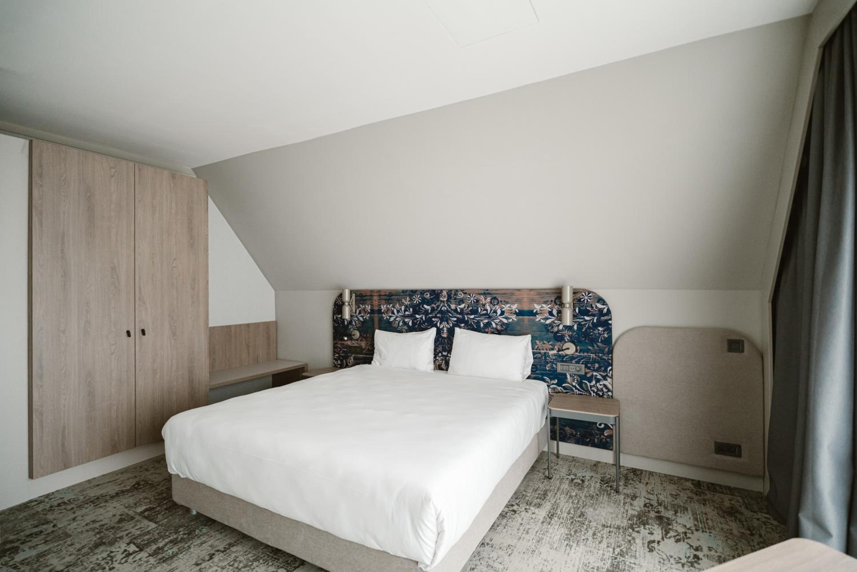Suite with One Double Bed and Sofa Bed - Photo 7