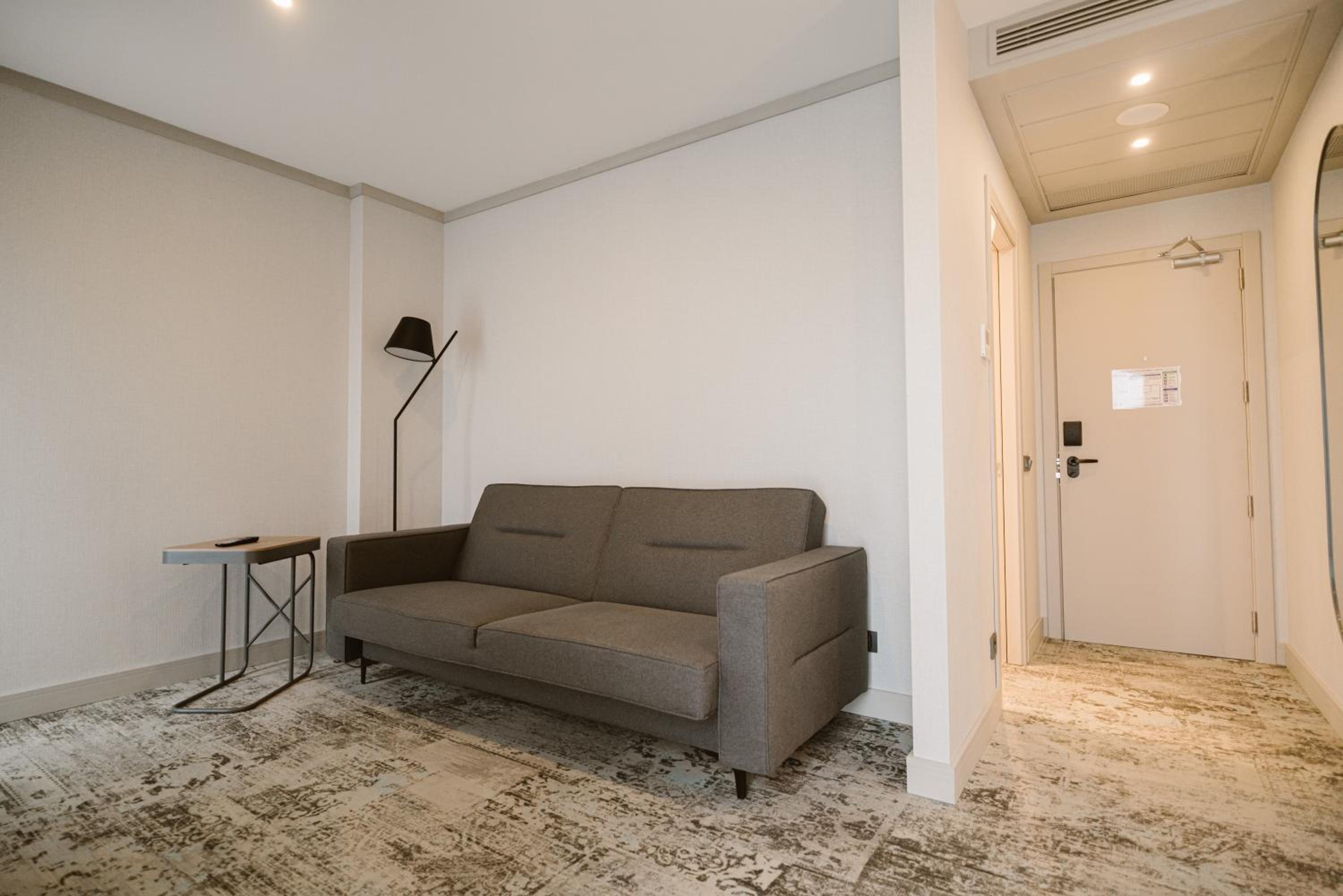 Suite with One Double Bed and Sofa Bed - Photo 10