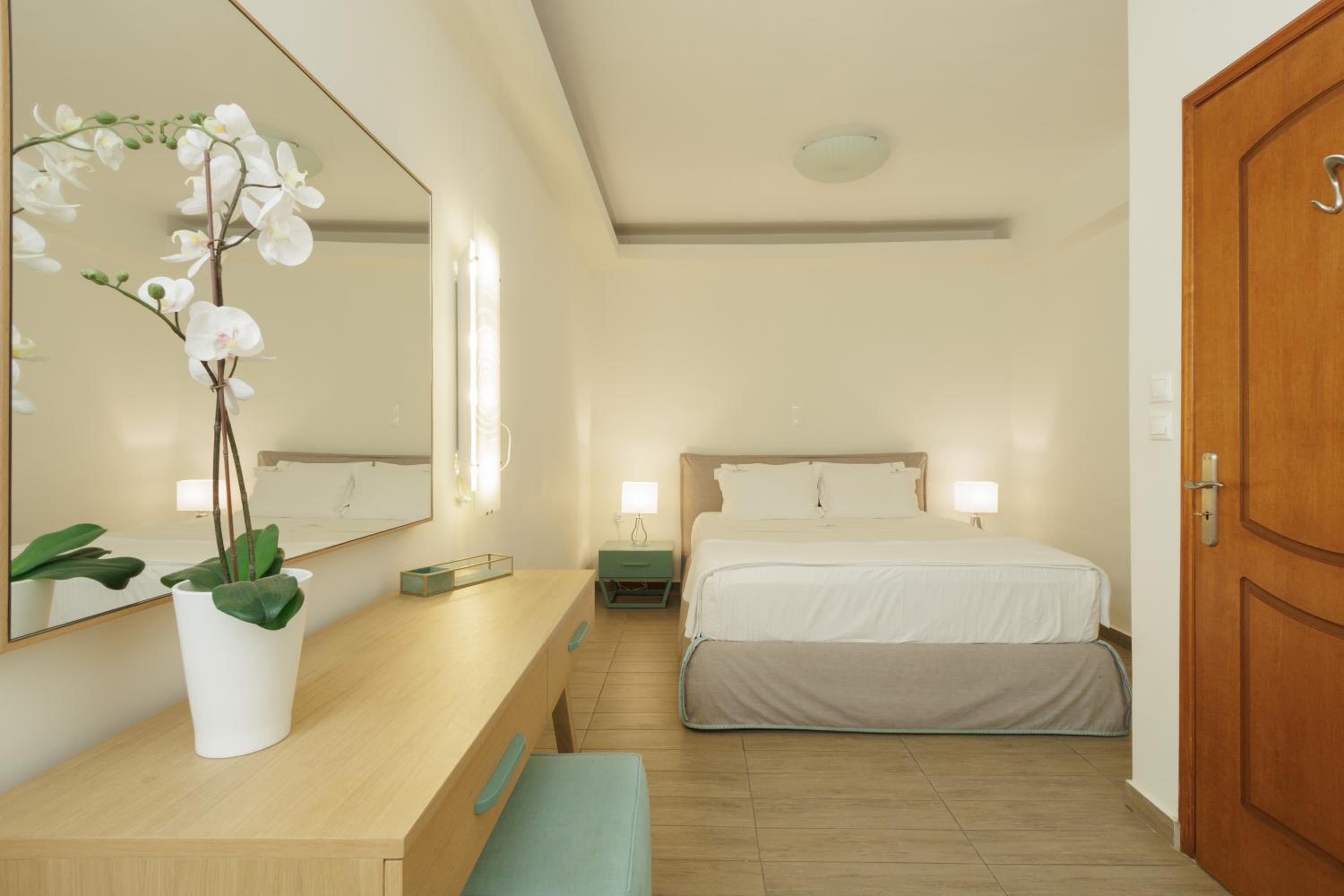 Deluxe Suite with Sea View