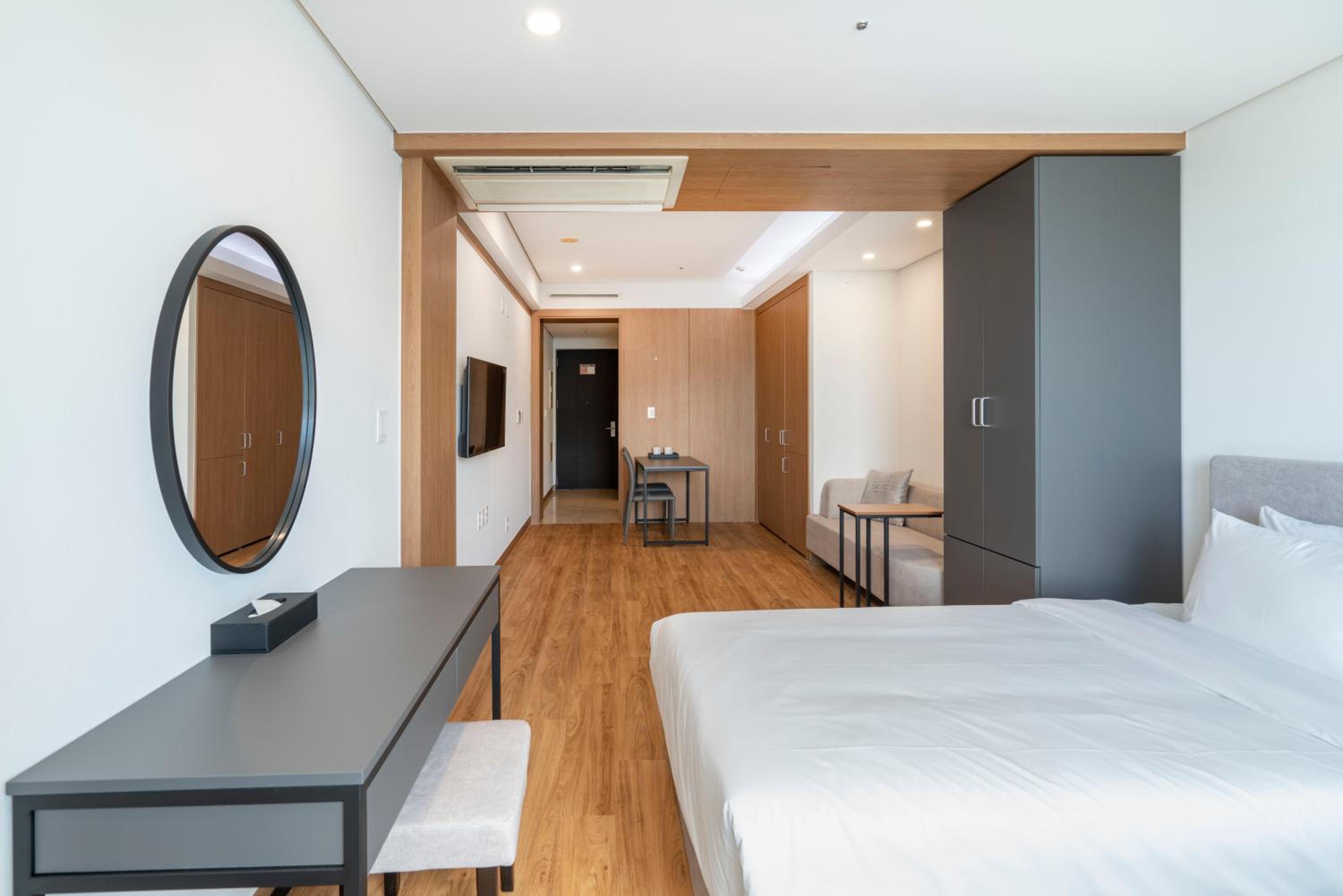 Deluxe Twin Room - Photo 3