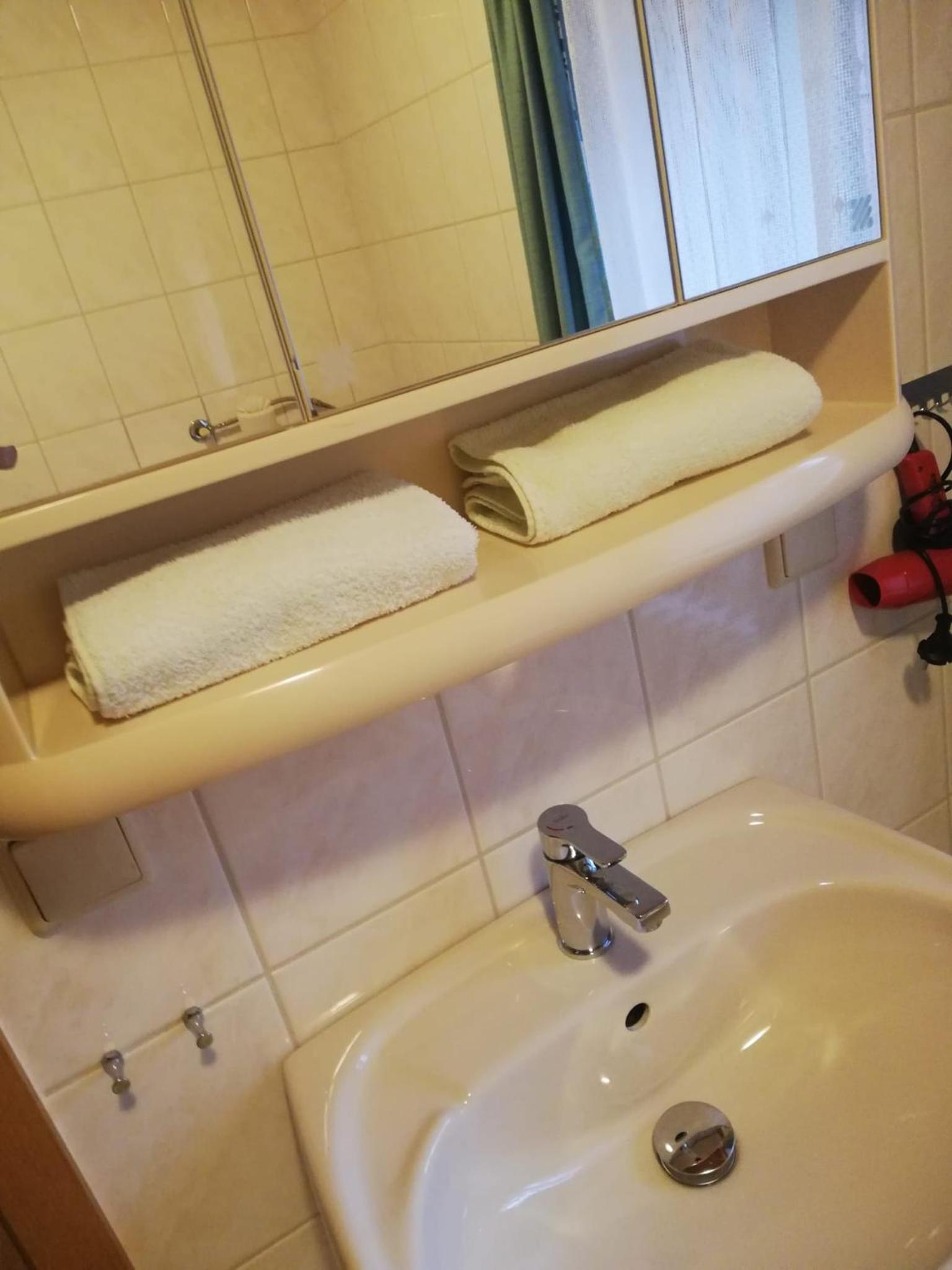 Double Room with Private Bathroom photo 3