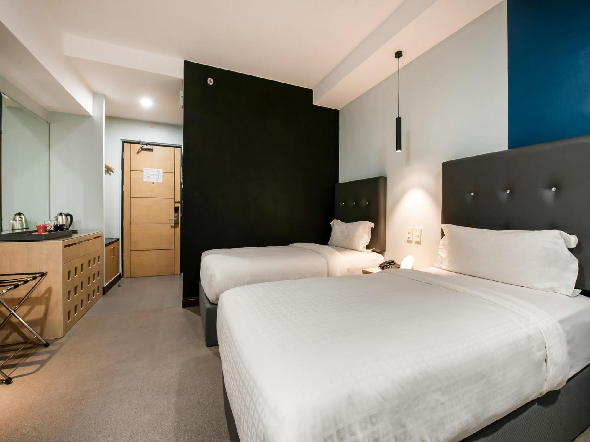 Standard Twin Room - Photo 2
