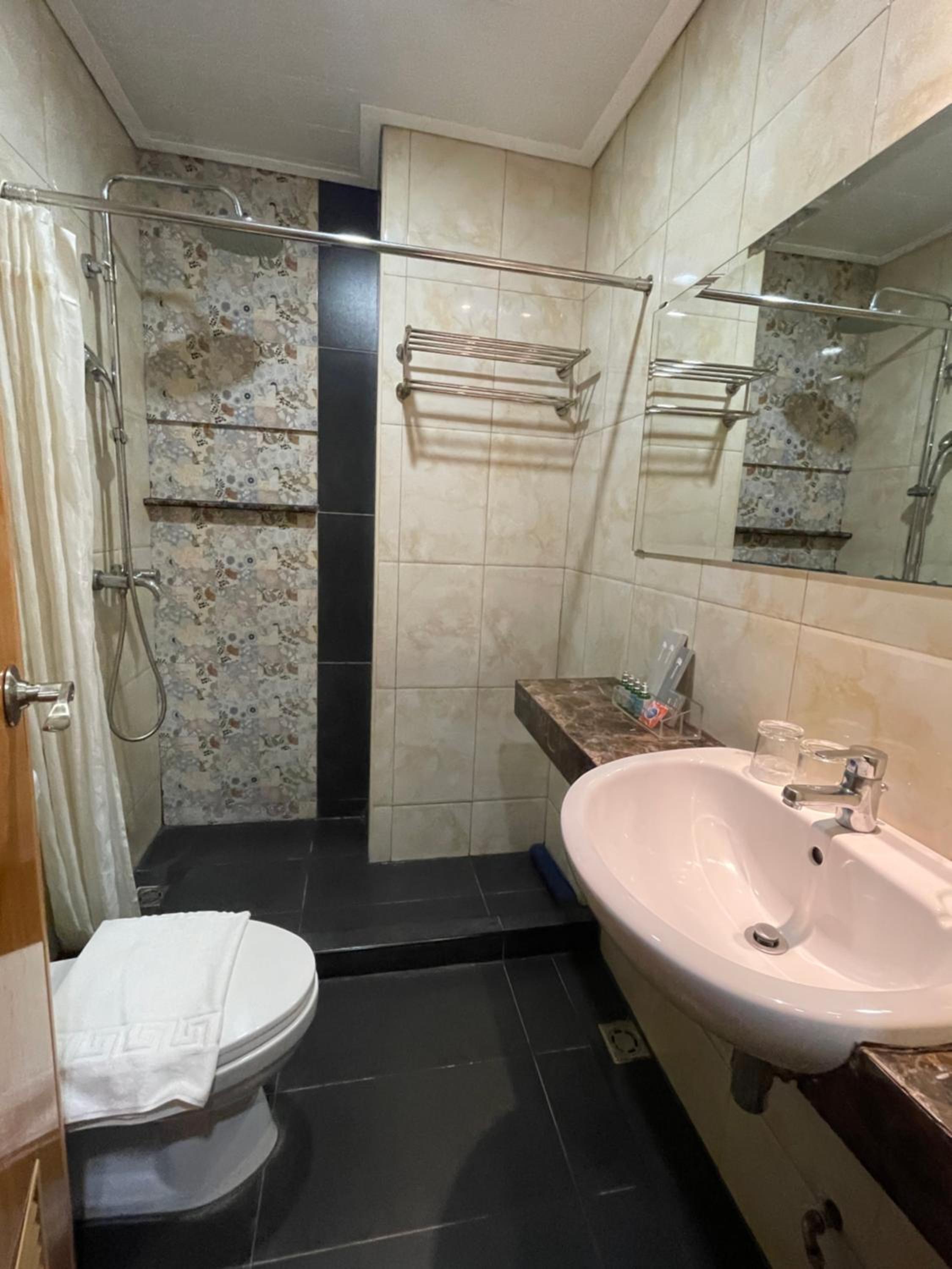 Standard Double Room - Photo 7