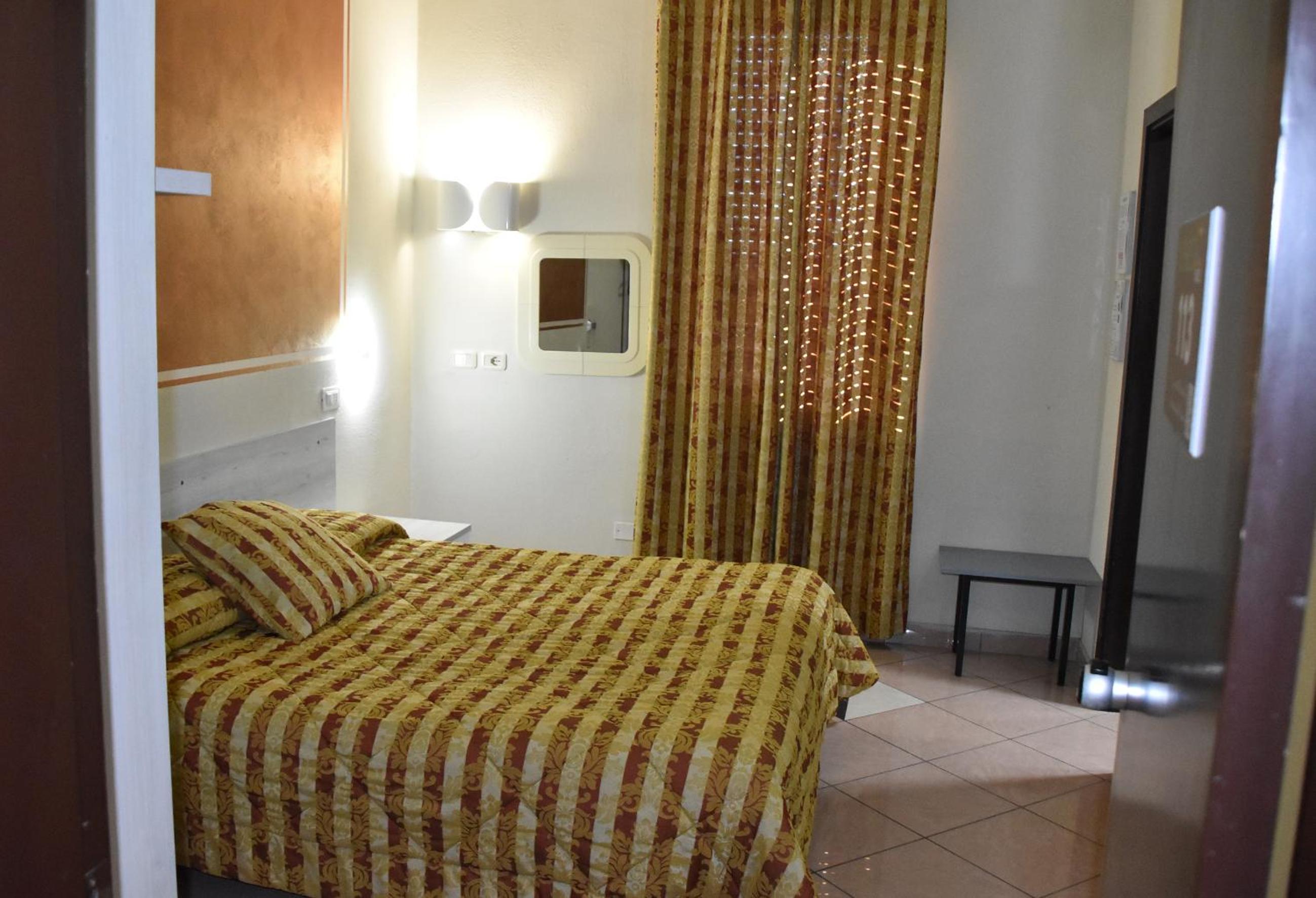 Double Room - Photo 36