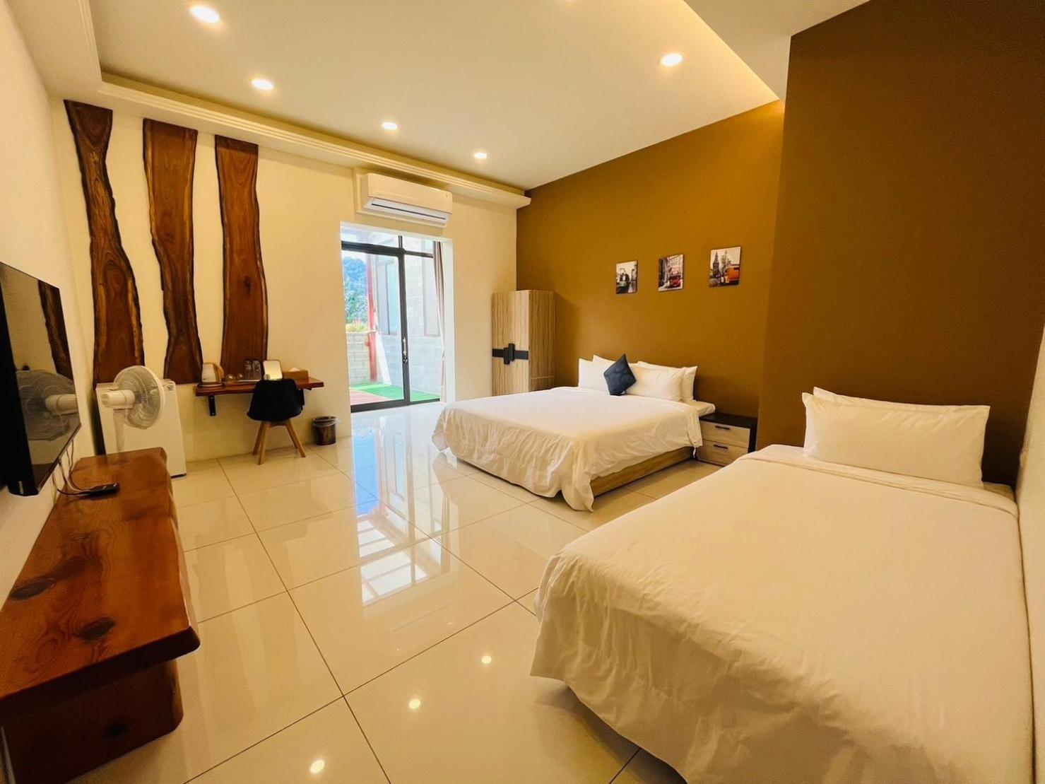 Deluxe Family Suite photo 1