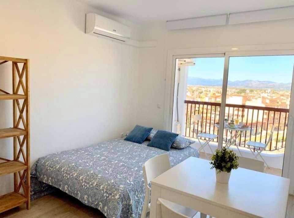Apartamento con Balcón