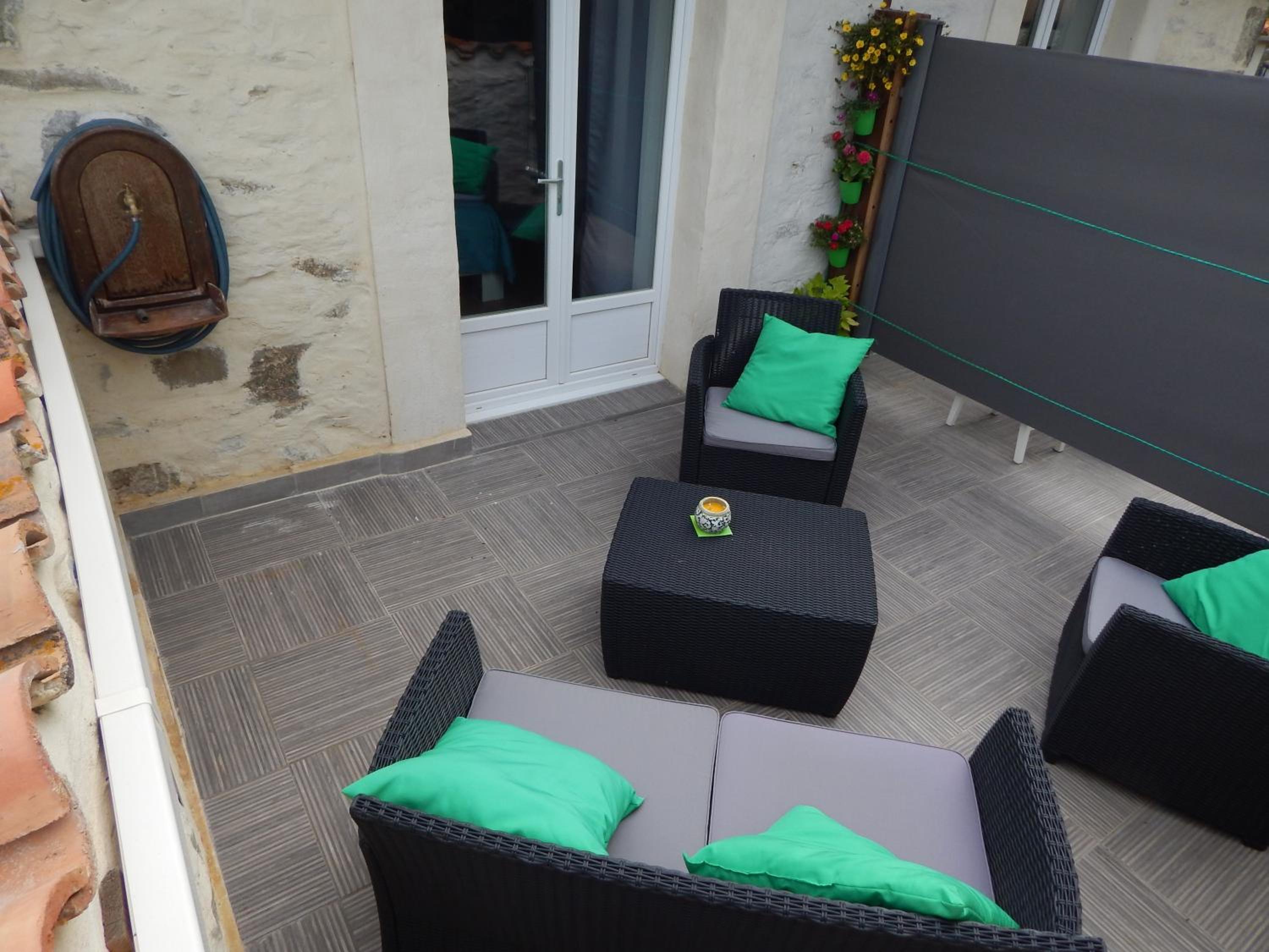 Family Room with Terrace - Photo 3