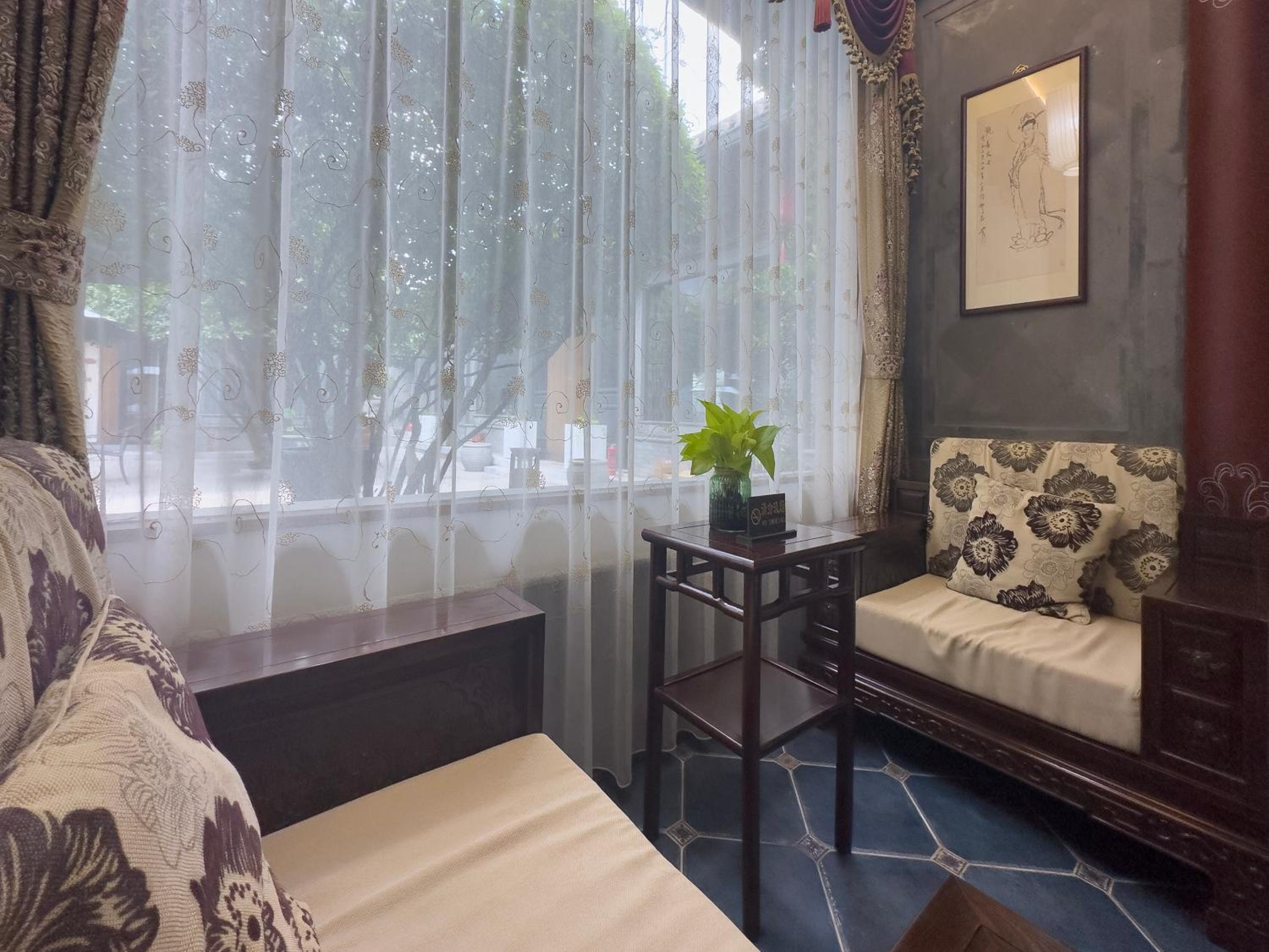 ST Deluxe Twin Room