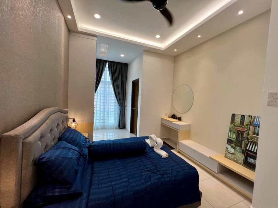 Four-Bedroom House photo 3