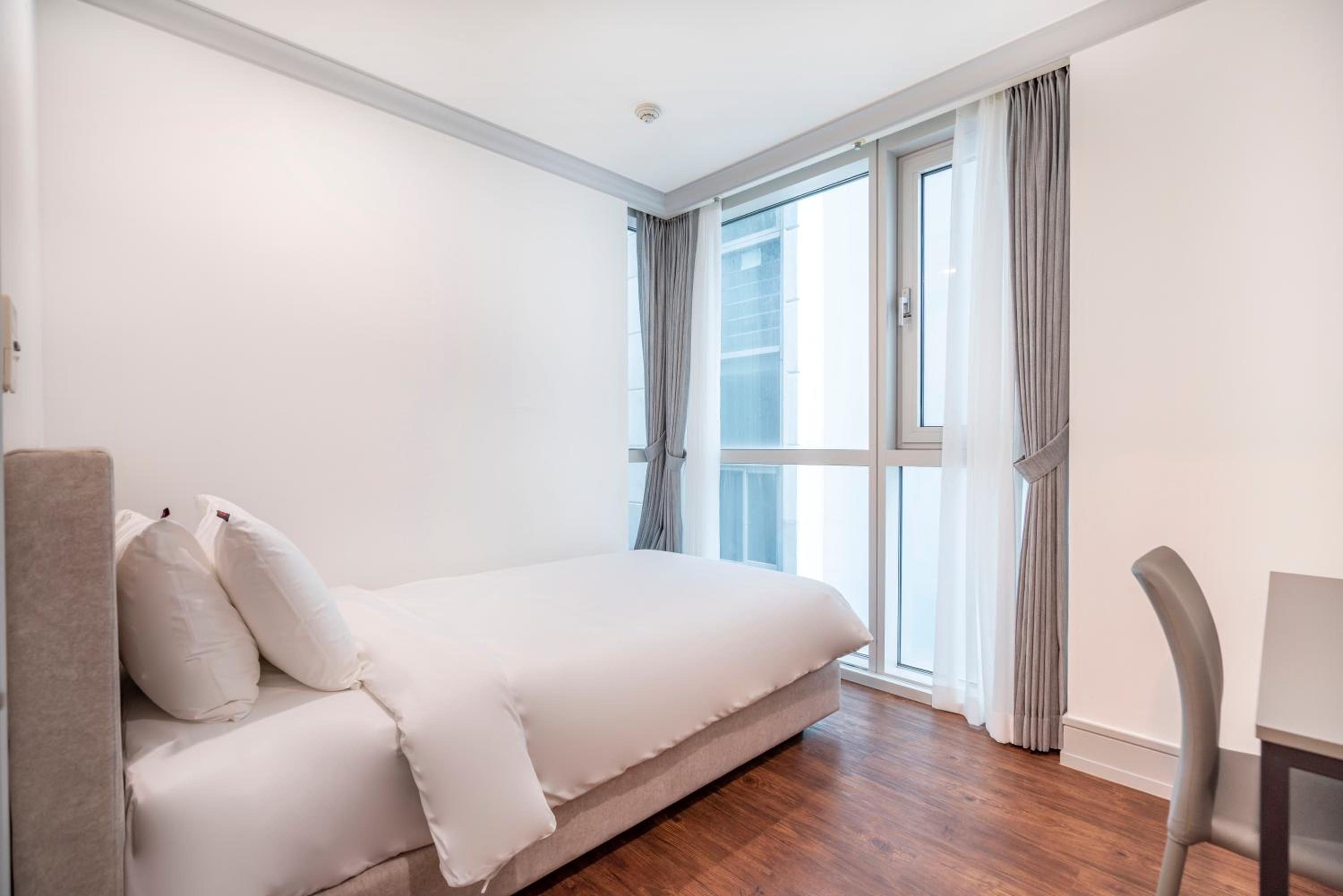 Suite - Photo 2