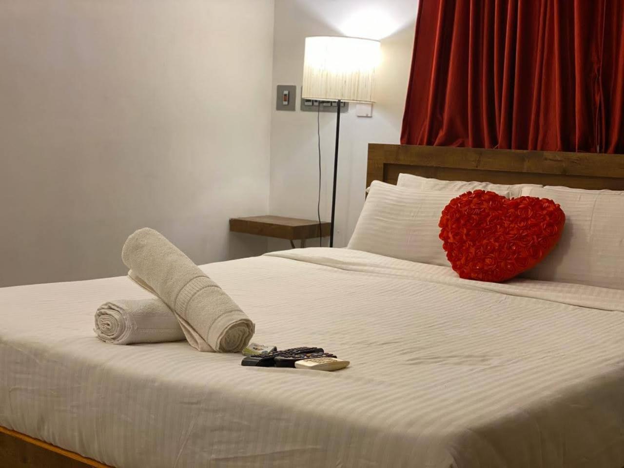 Deluxe Double Room - Photo 21
