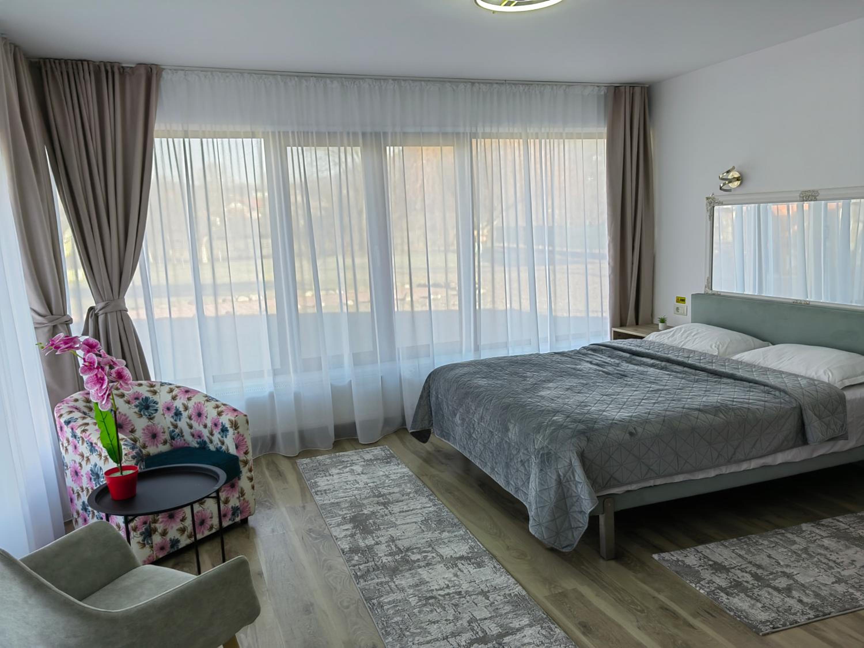 Deluxe Room (2 Adults + 1 Child) photo 3