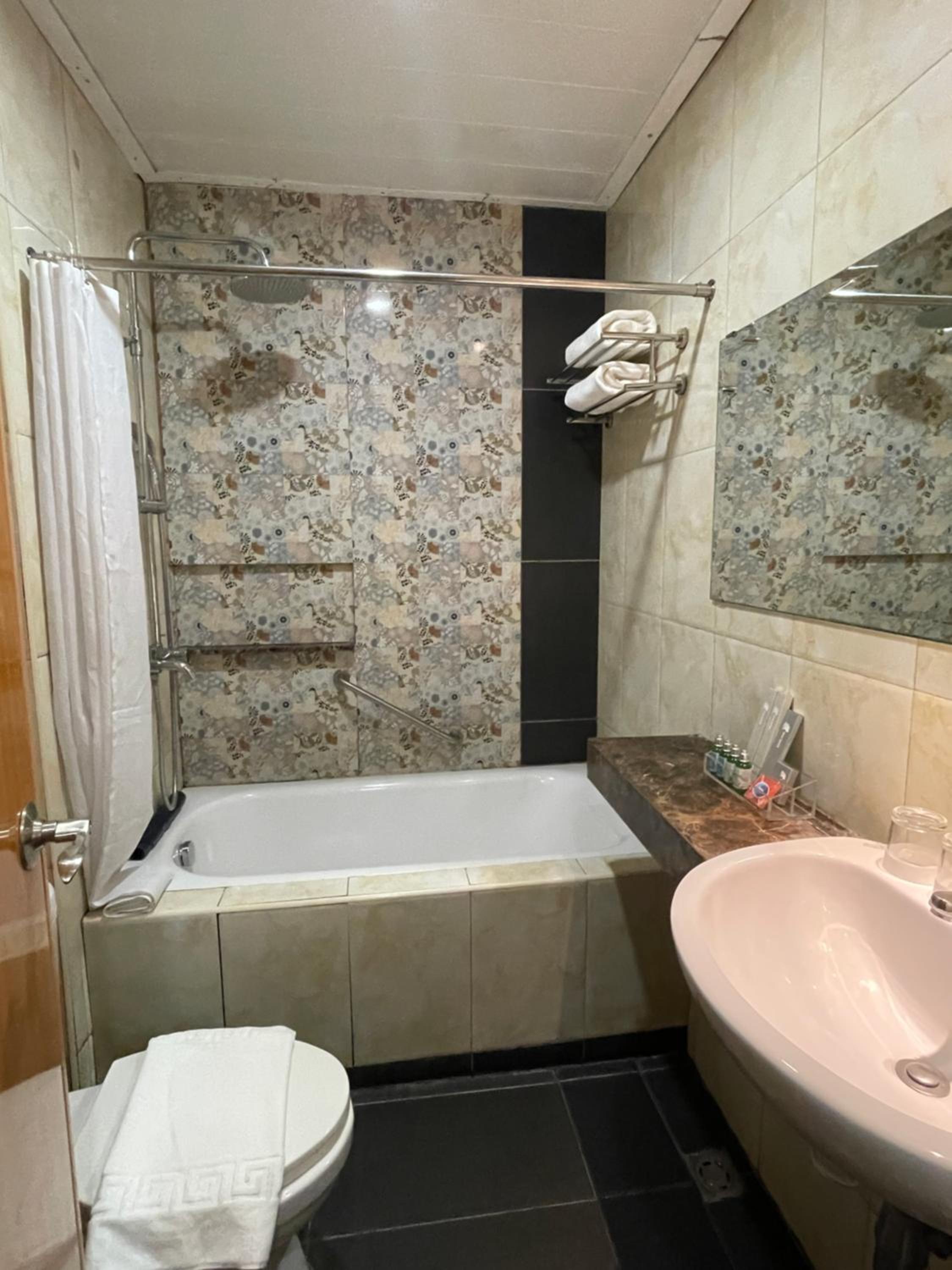 Superior Suite - Photo 7