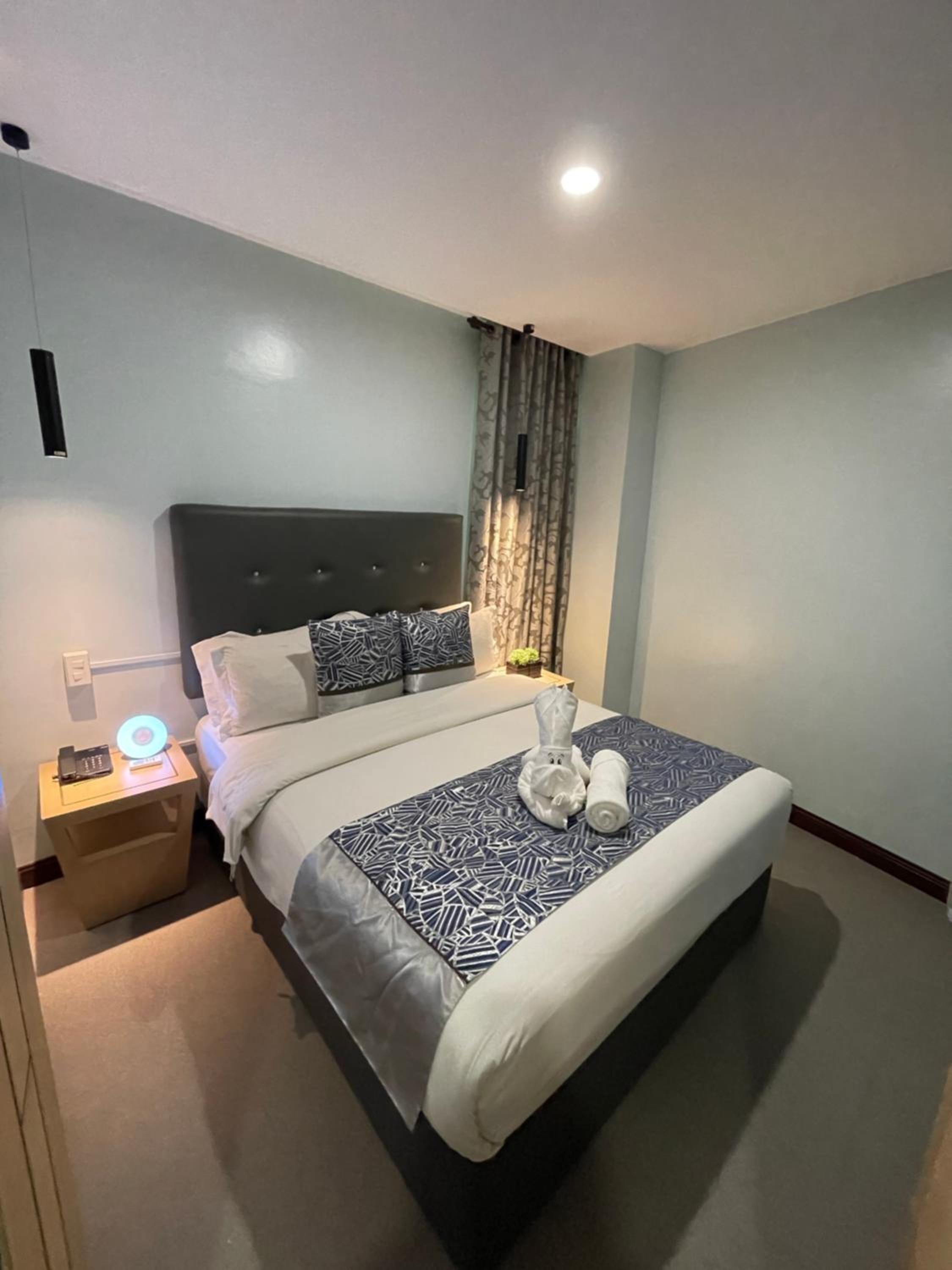 Superior Suite - Photo 13