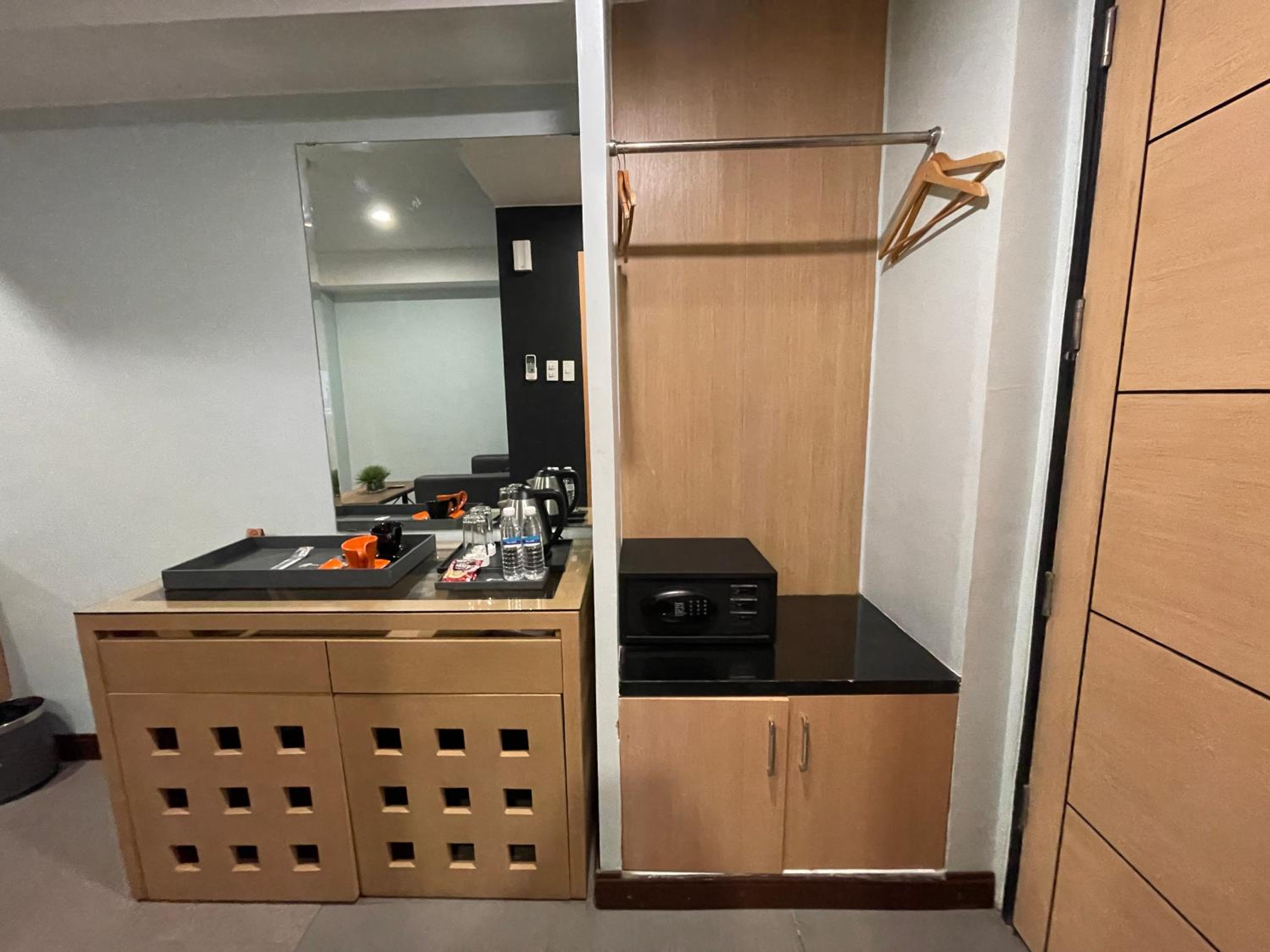 Superior Suite - Photo 12