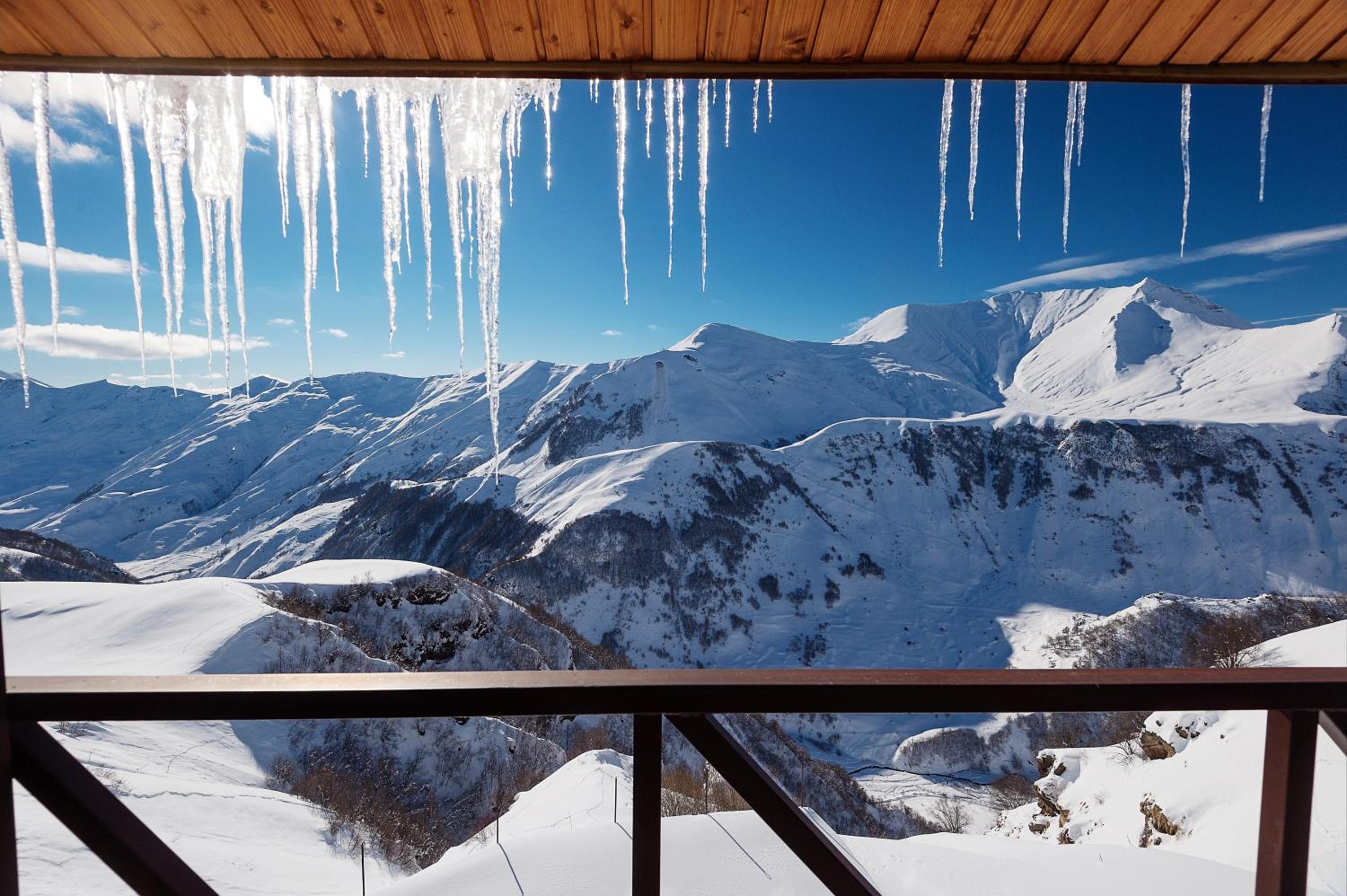 Large Double or Twin Room with Balcony and Mountain View