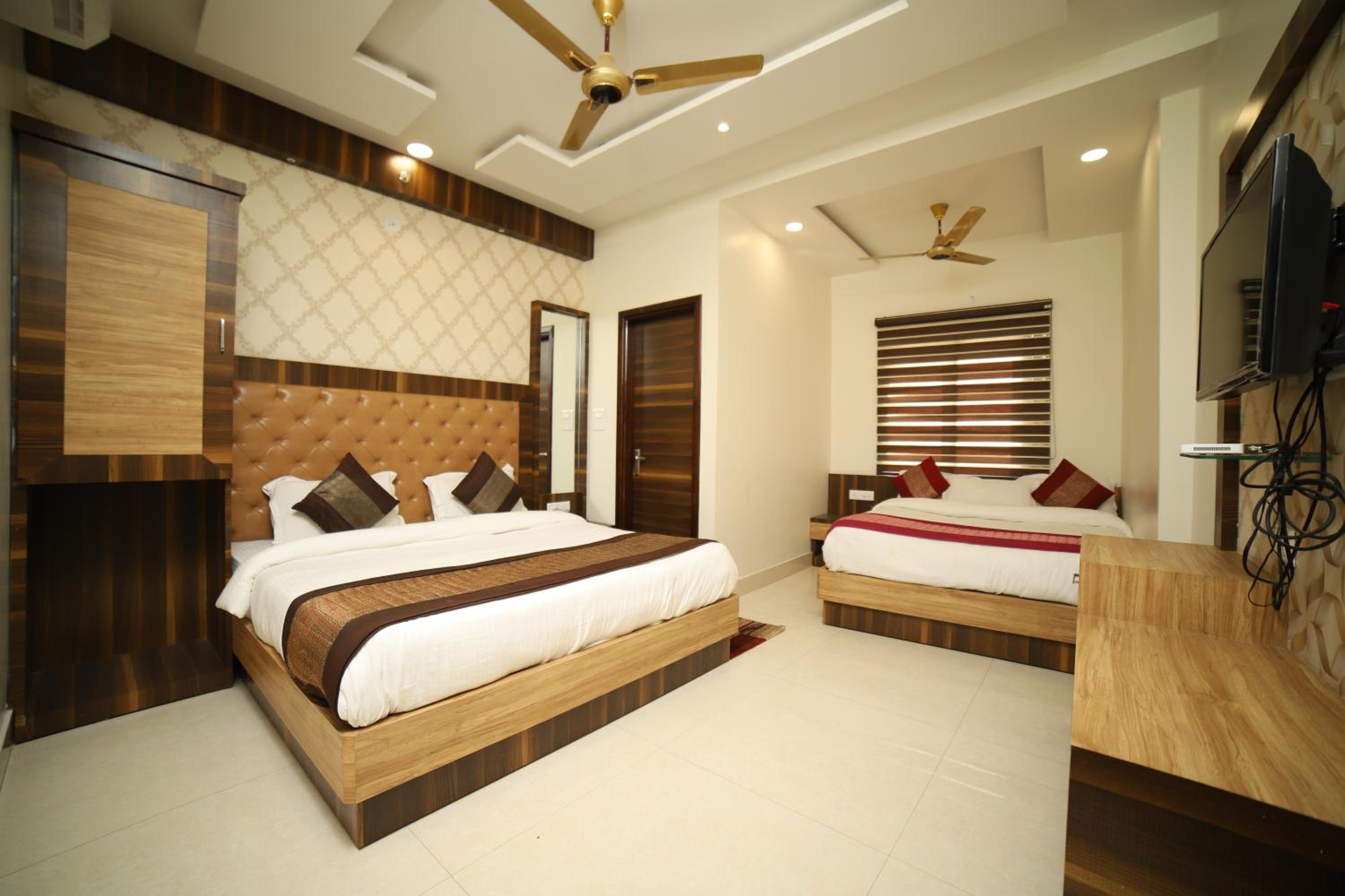 Family Room - Photo 1