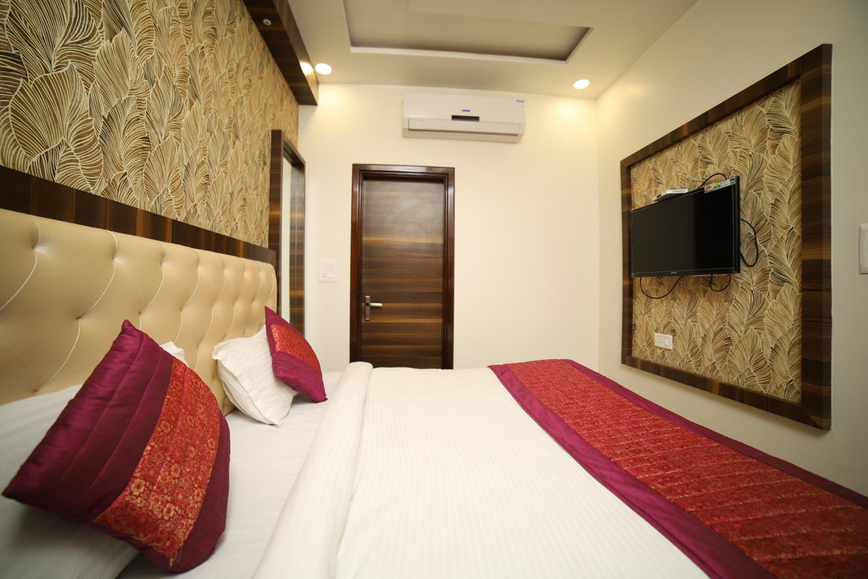 Deluxe Double Room photo 2
