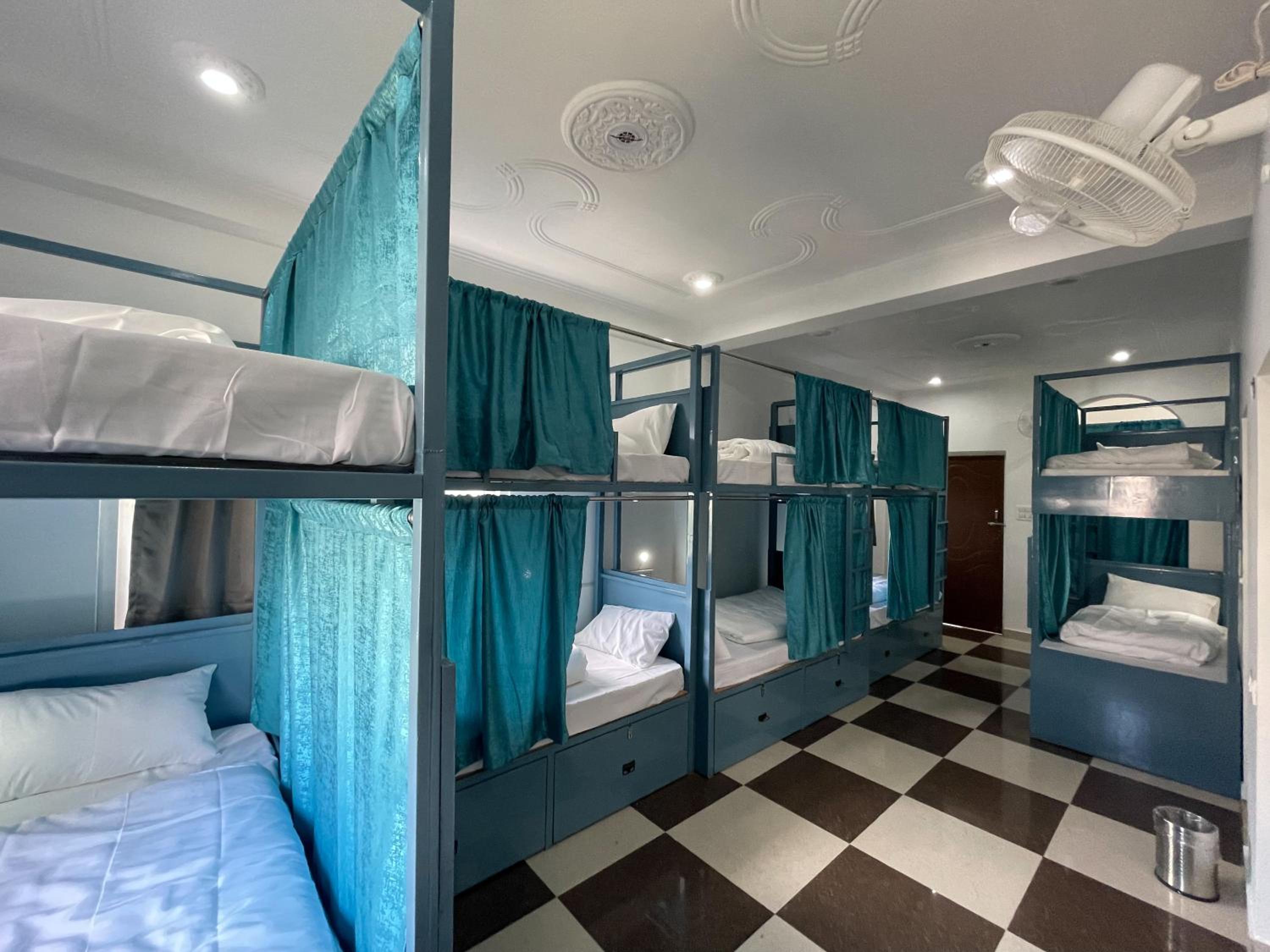 Single Bed In Mixed Dormitory Room photo 3