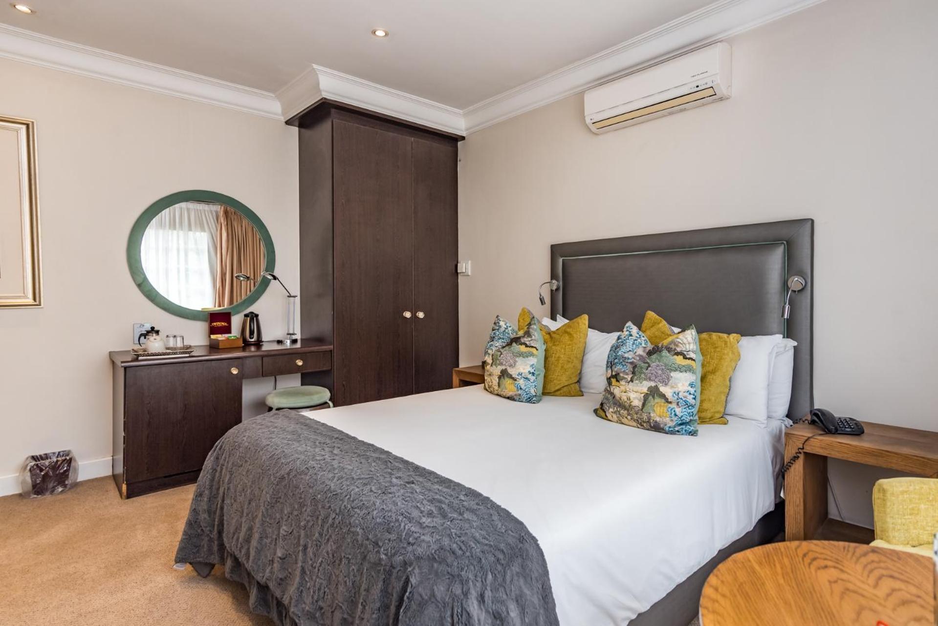 Standard Queen Room photo 1