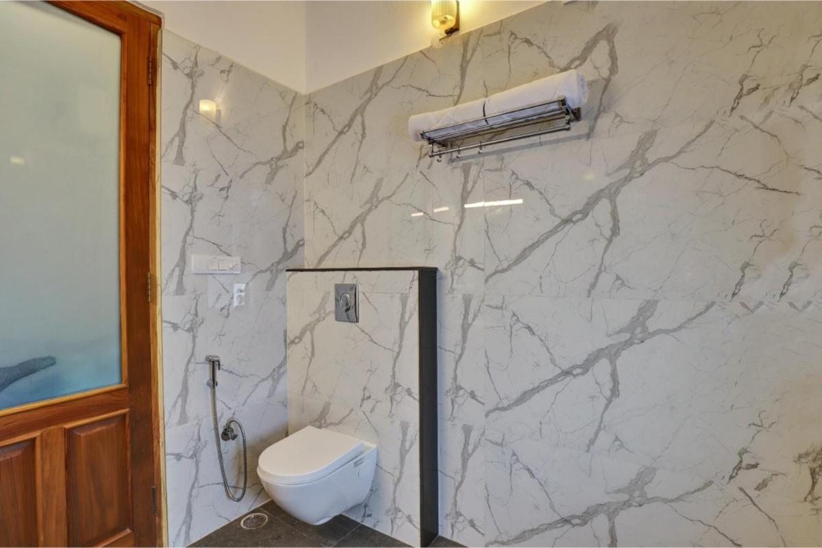 Deluxe Room - Photo 17