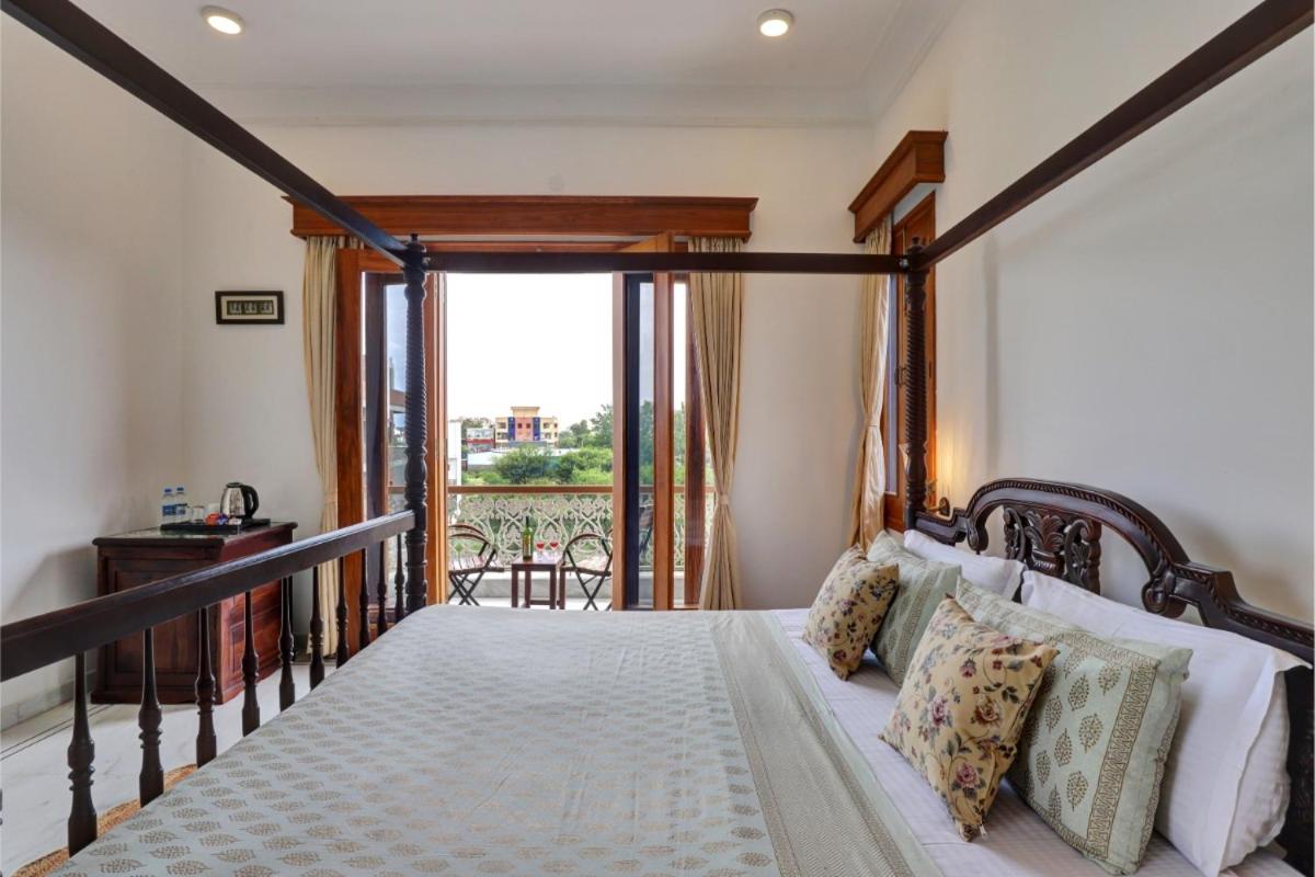 Deluxe Room - Photo 19