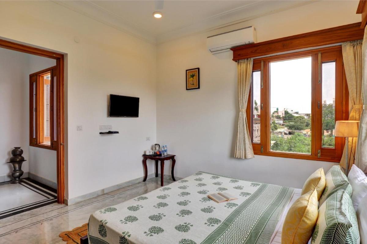 Deluxe Room - Photo 8