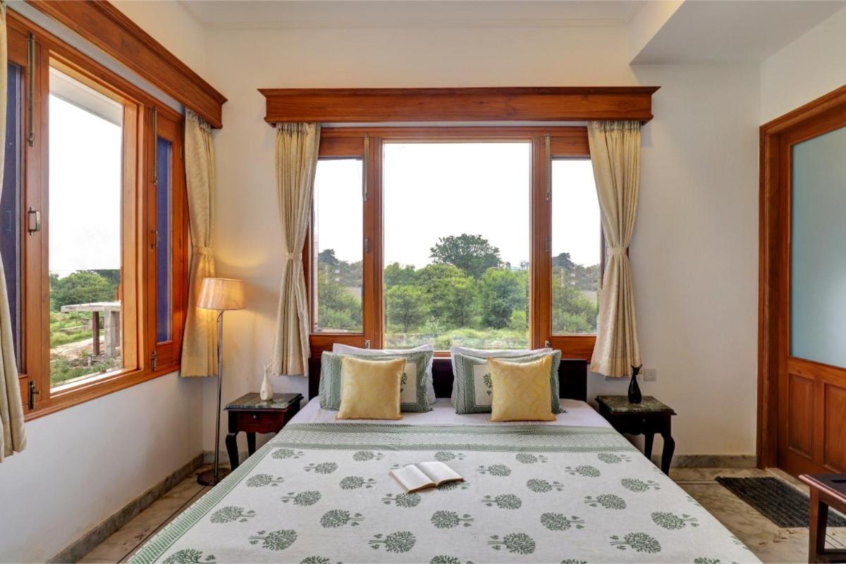 Deluxe Room - Photo 9