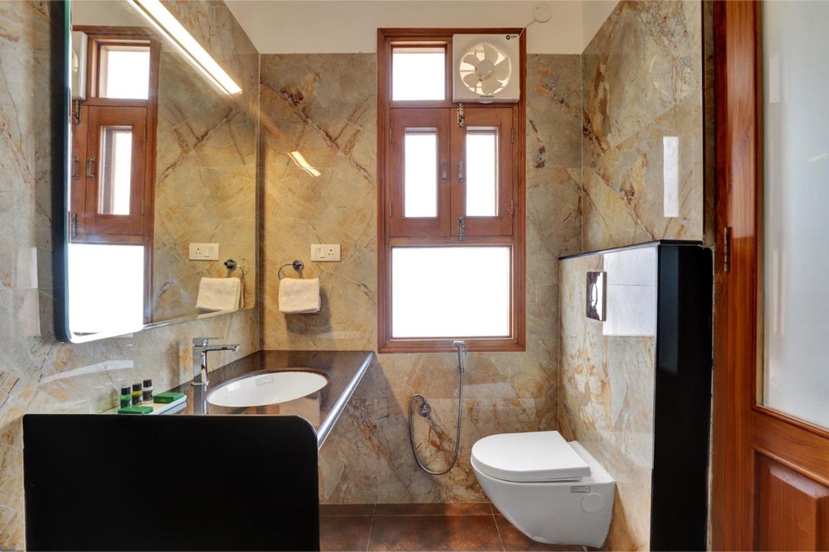 Deluxe Room - Photo 11