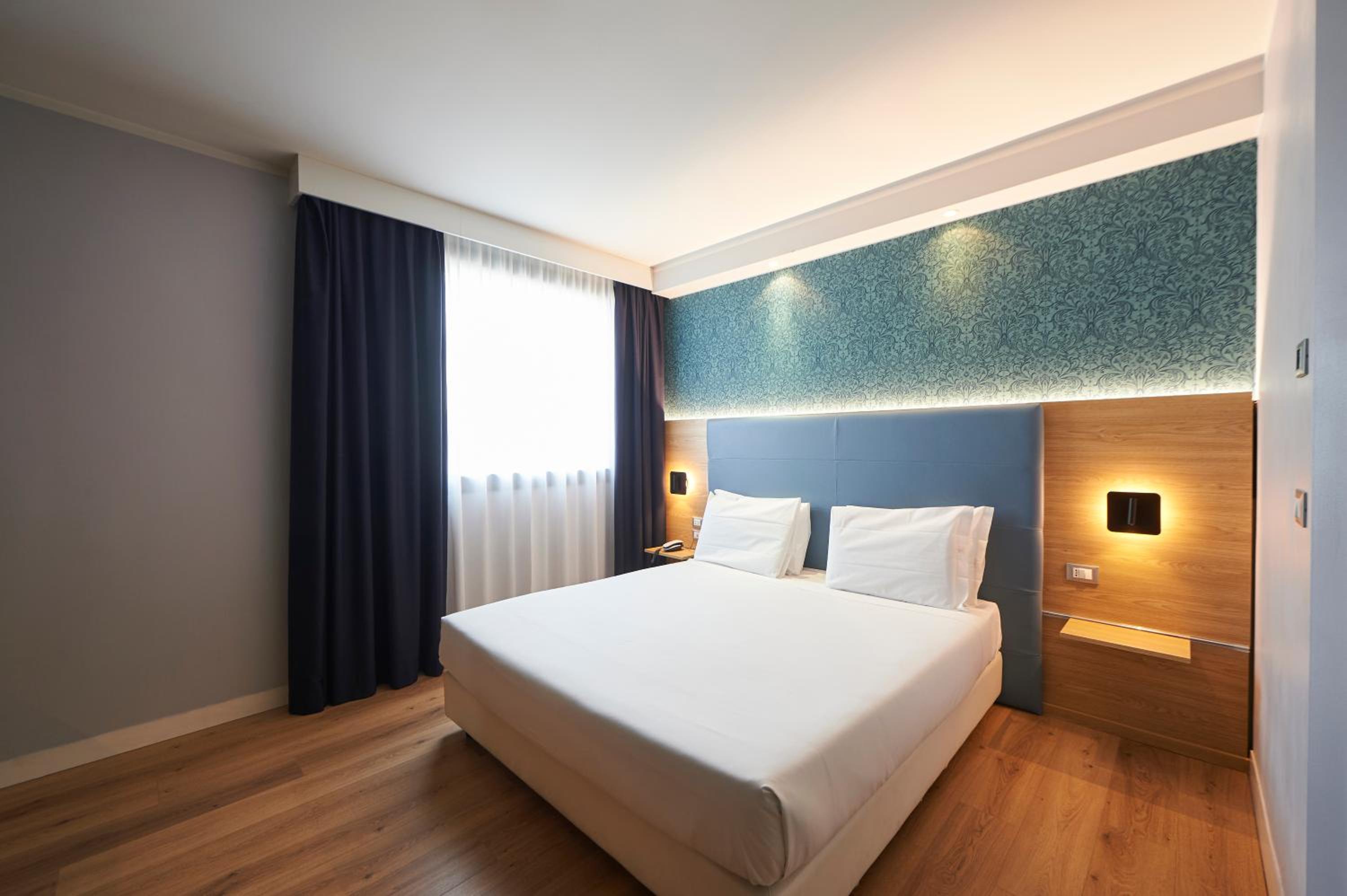 Deluxe Double Room (Single use) photo 1