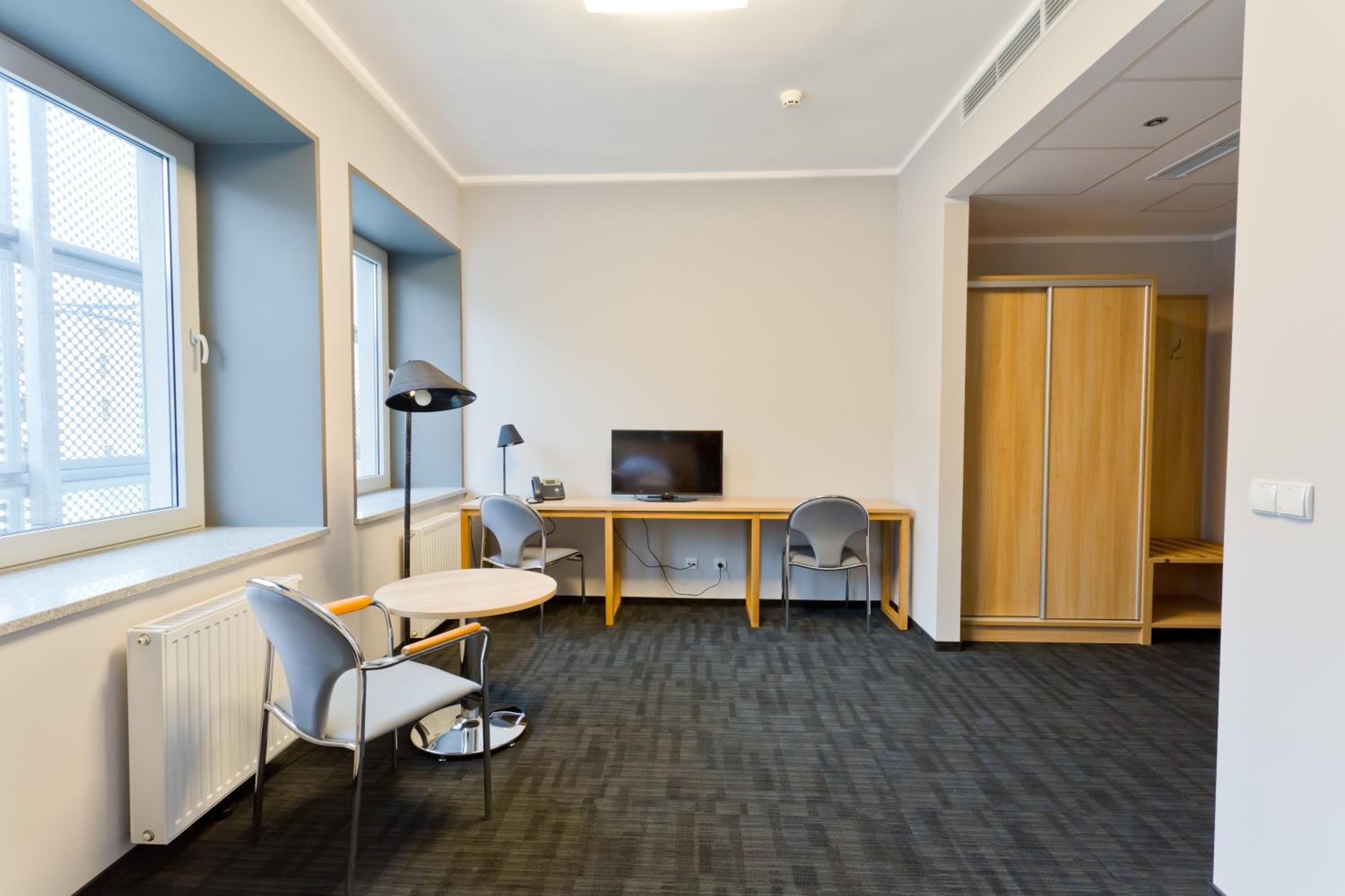 Double Room with Private Bathroom - Photo 3