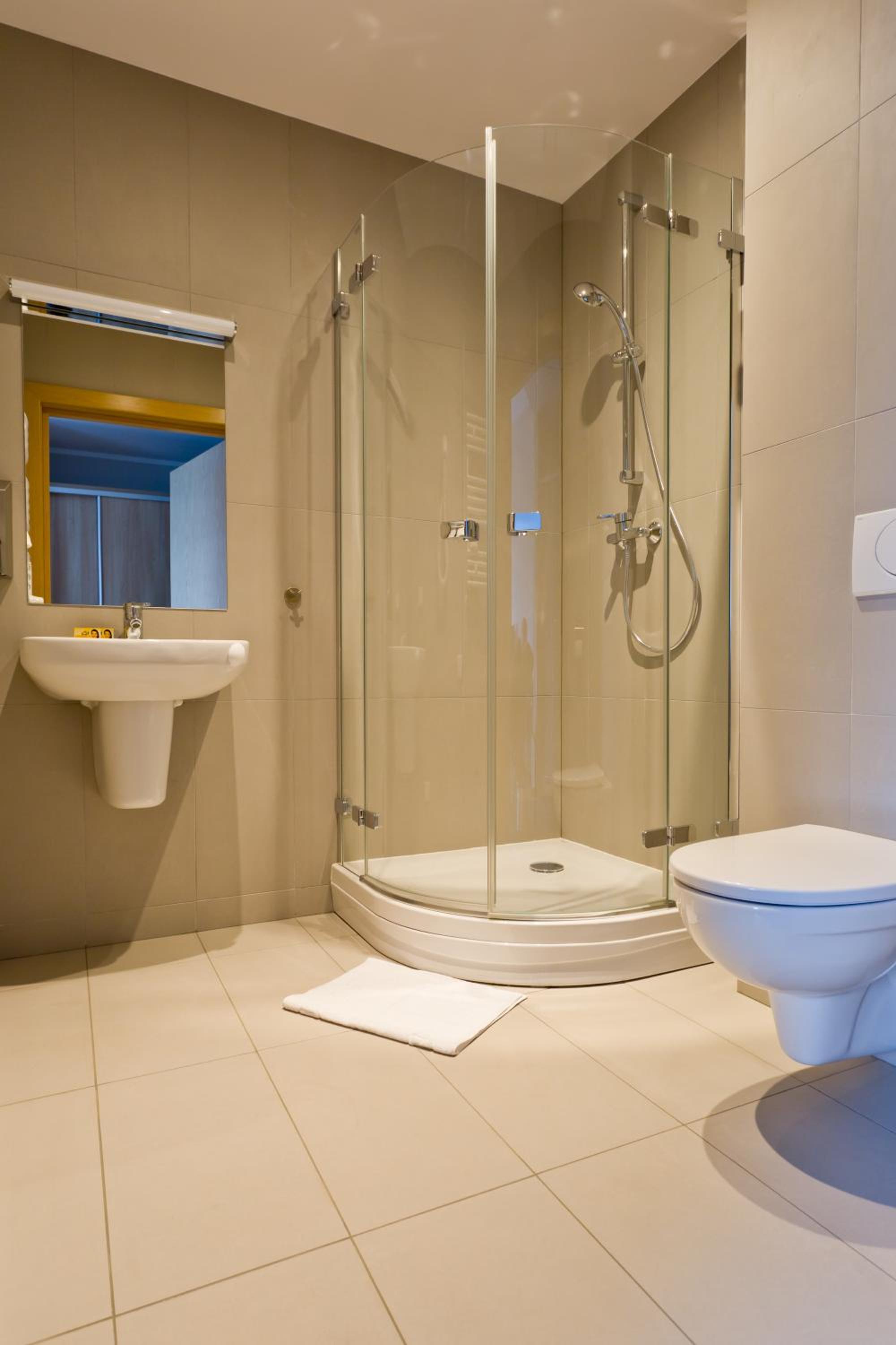 Double Room with Private Bathroom - Photo 4