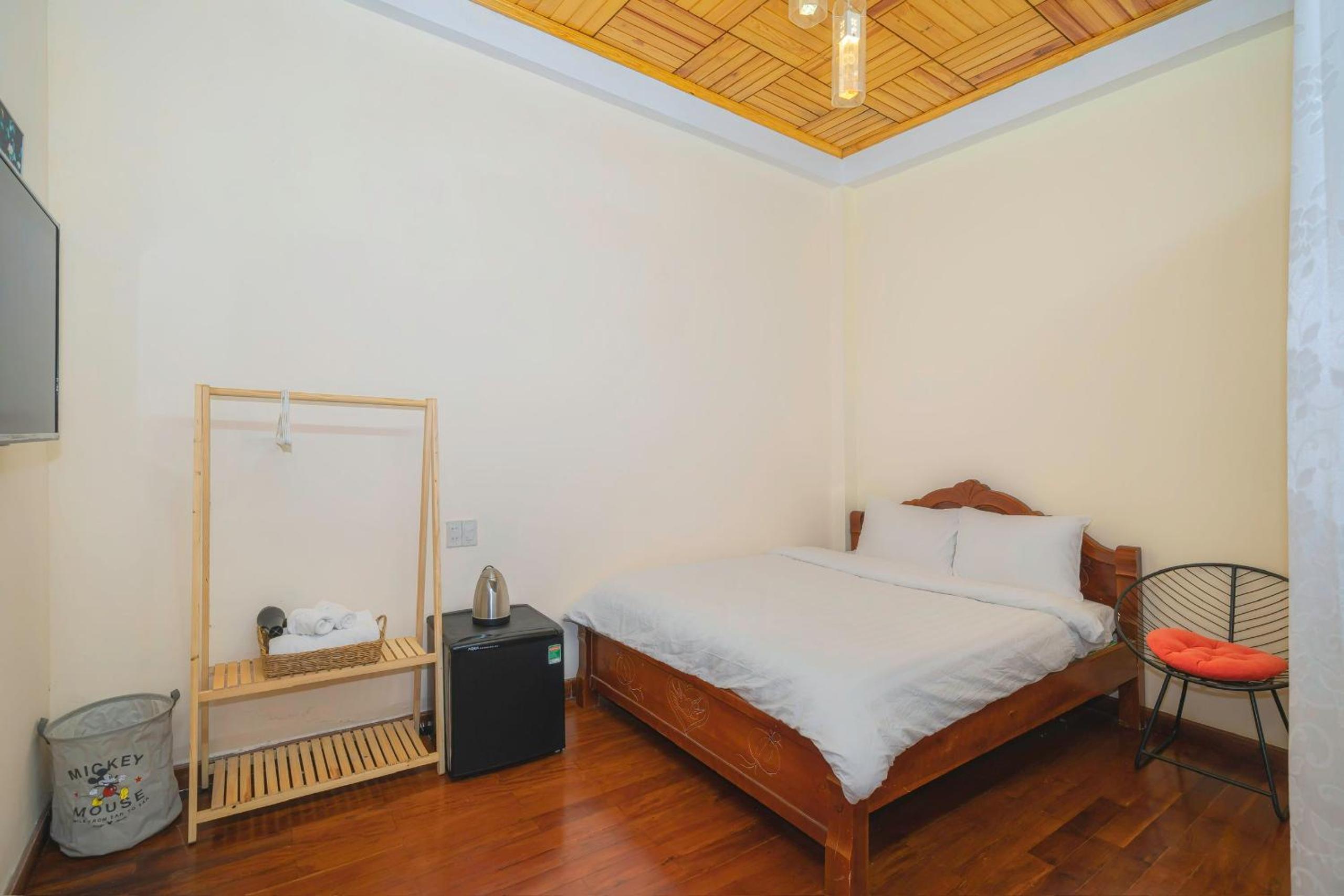 Standard King Room photo 3