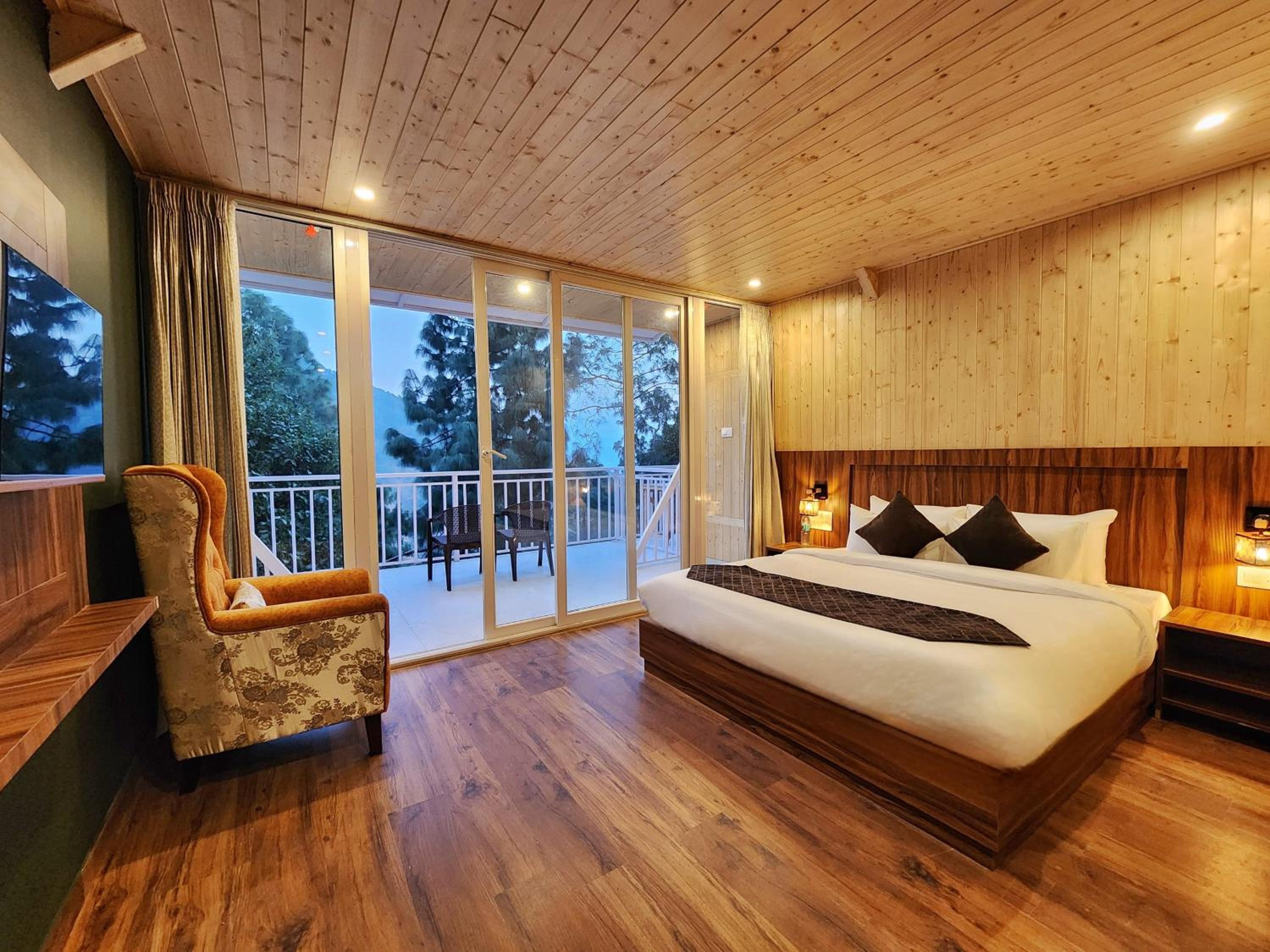 King Room With Balcony
