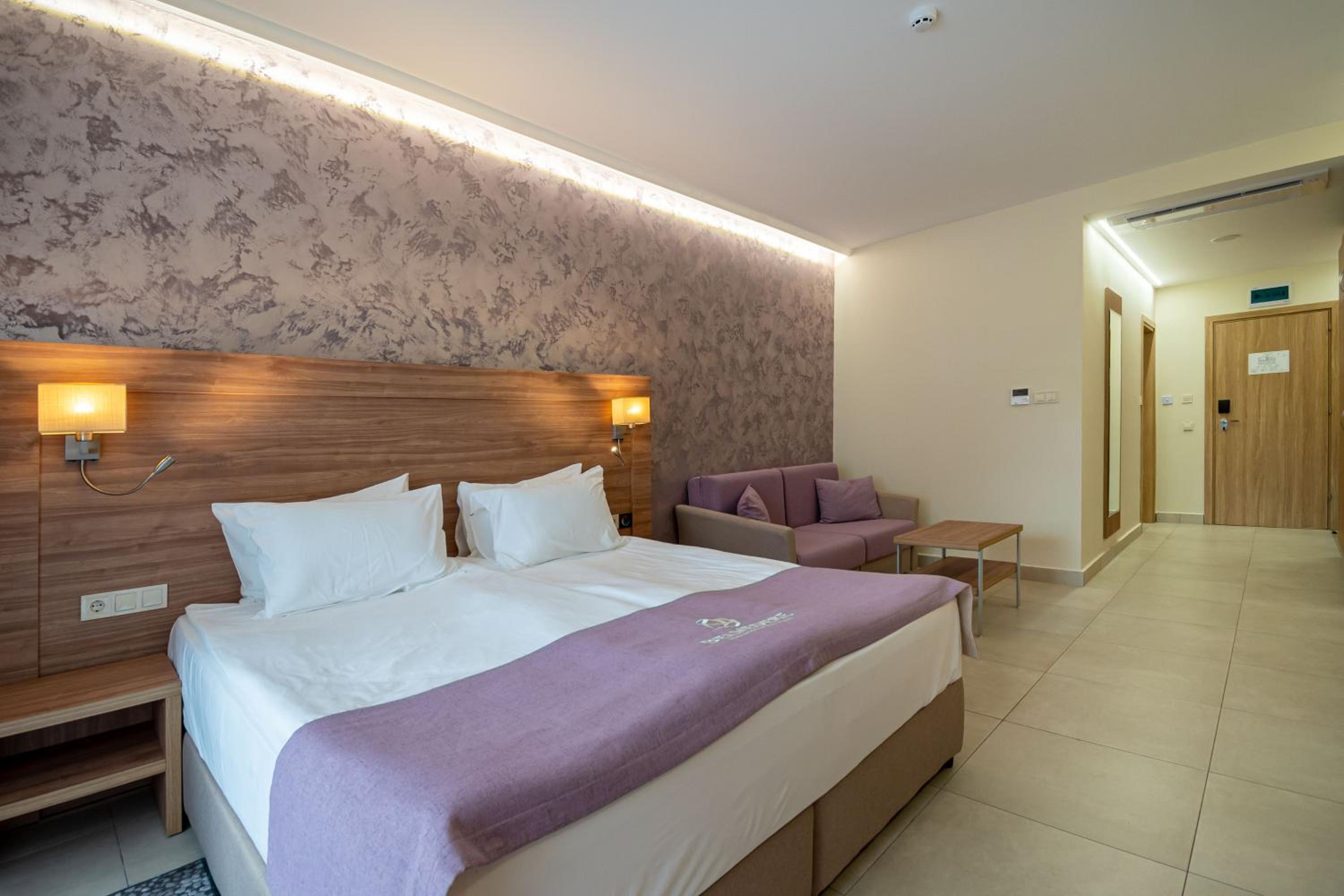 Double or Twin Room with Swimming Pool Access