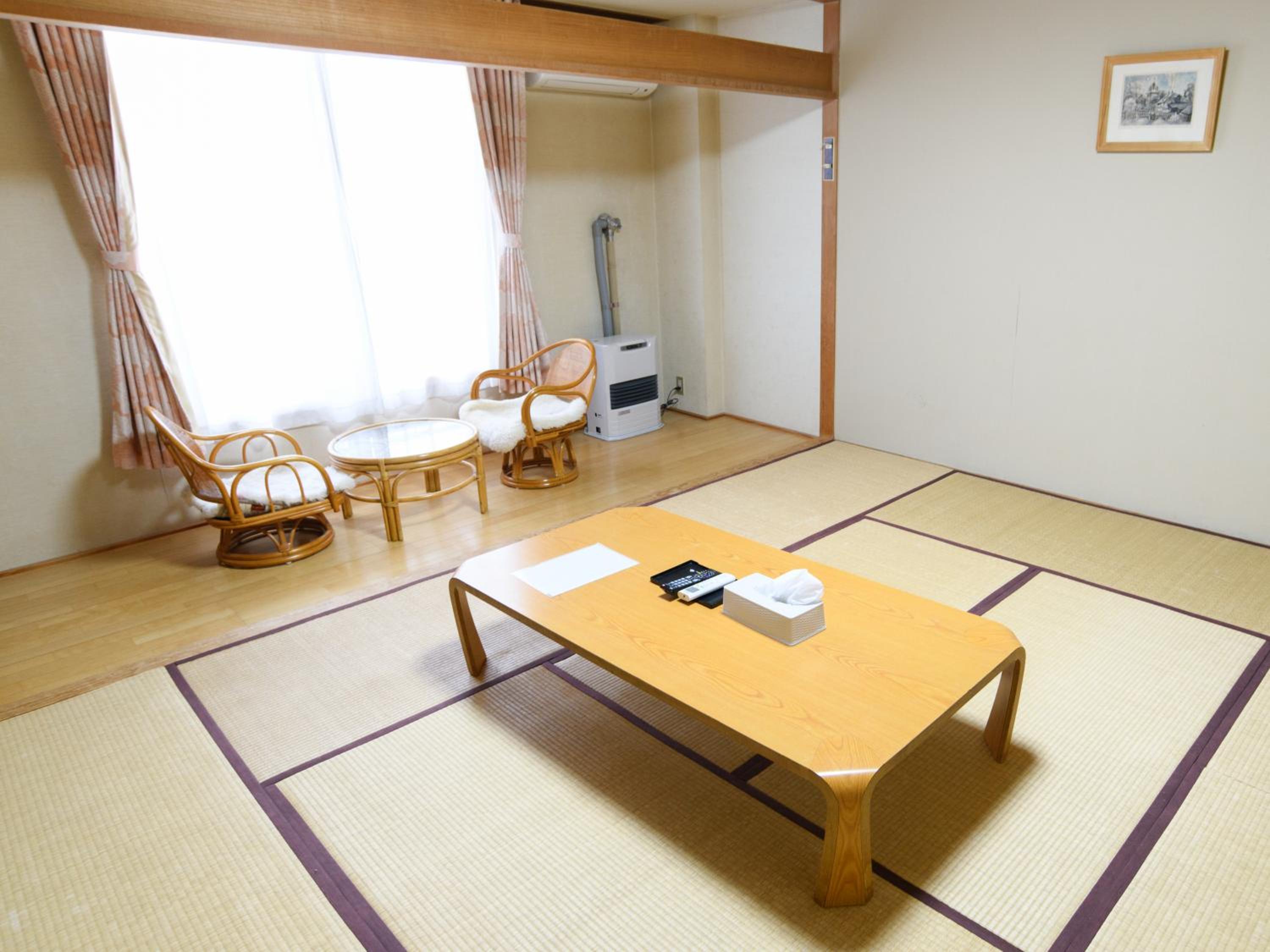 Japanese-Style Room - Electric Cigarets Only photo 2