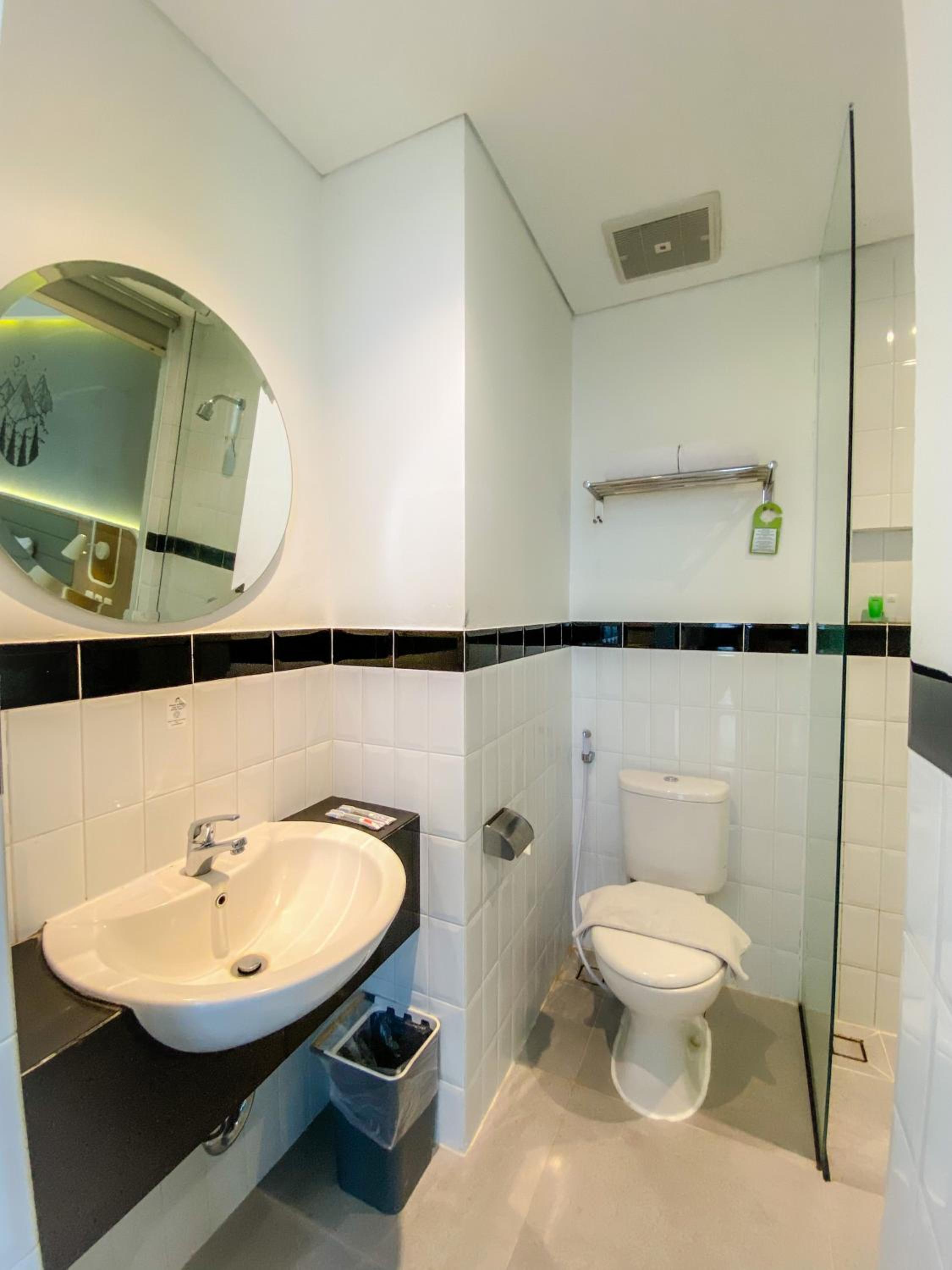 Deluxe Double Room - Photo 9