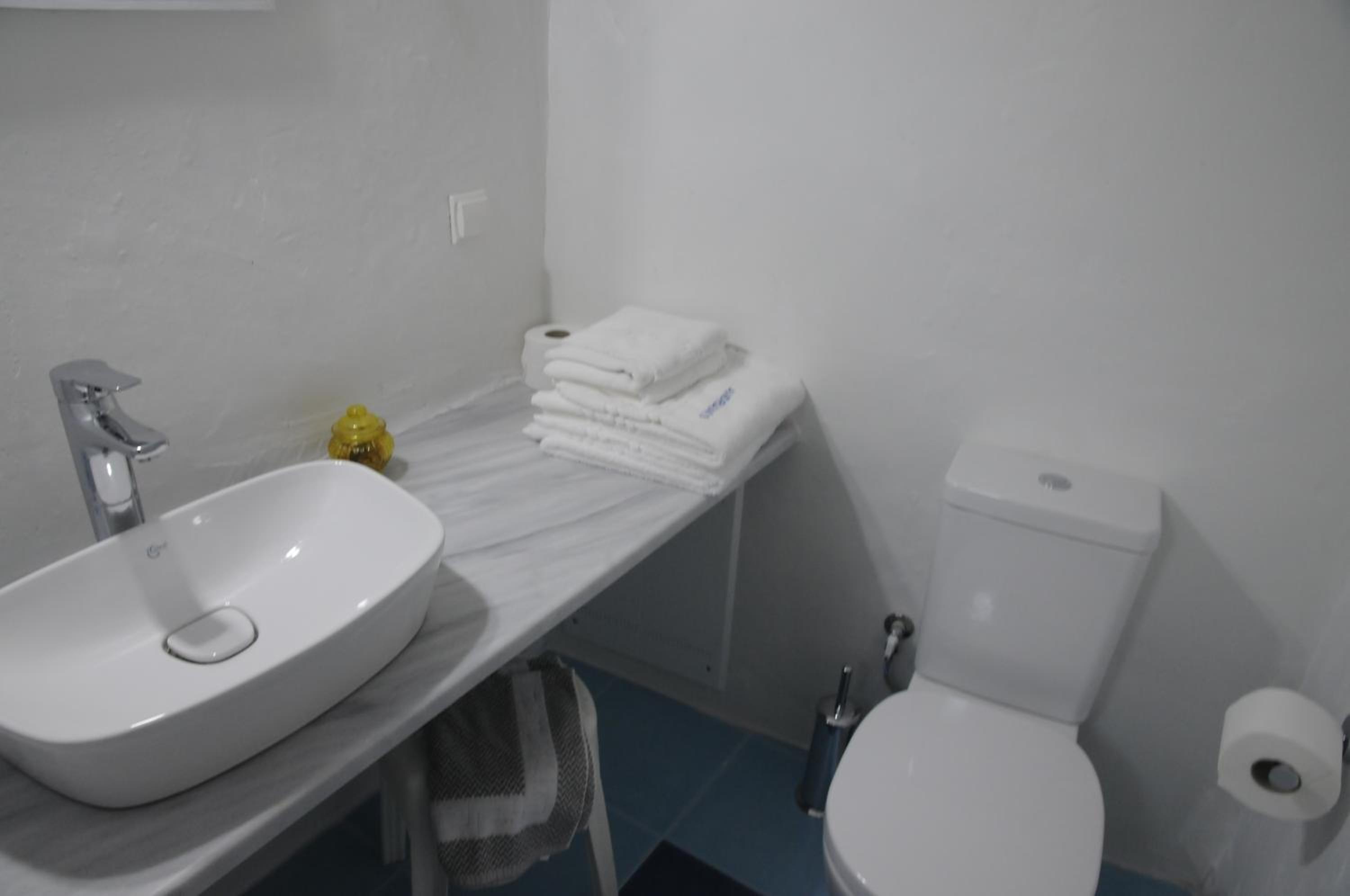 Apartment (4 Adults) photo 2