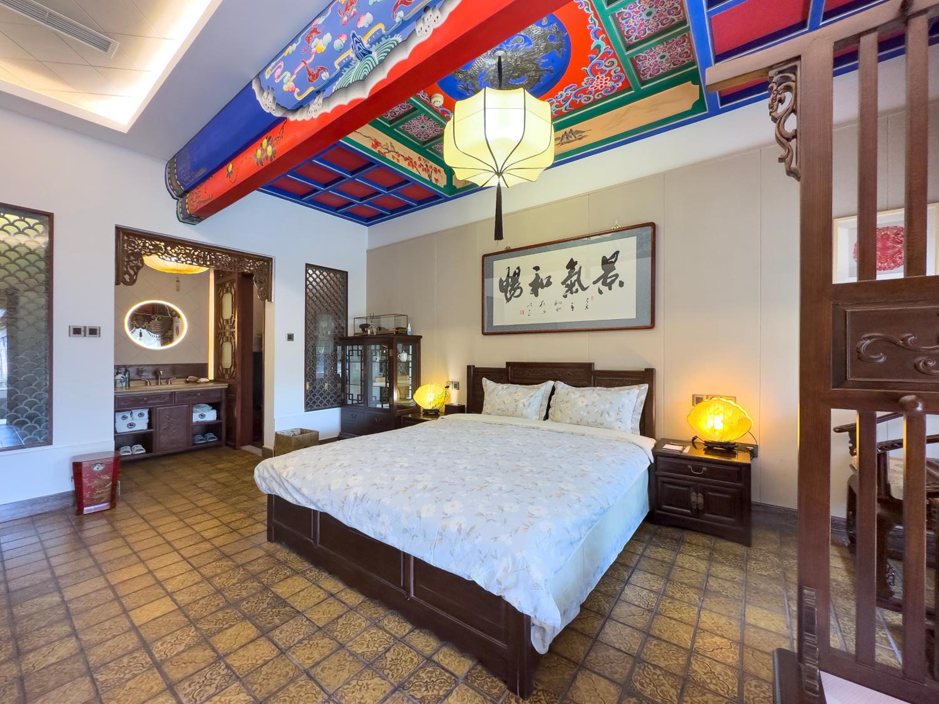 XY Deluxe Queen Room