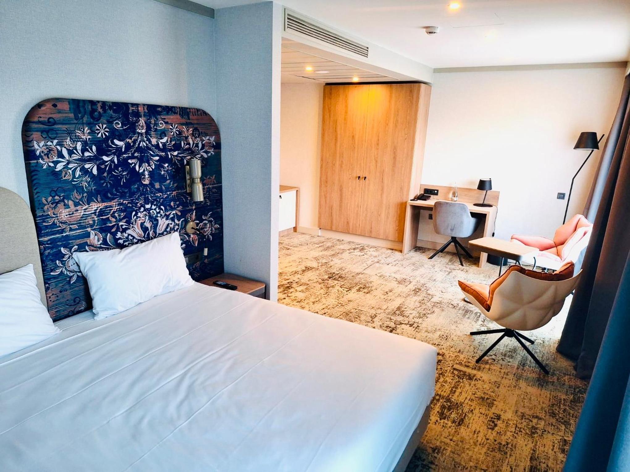 Privilege King Room - Photo 9