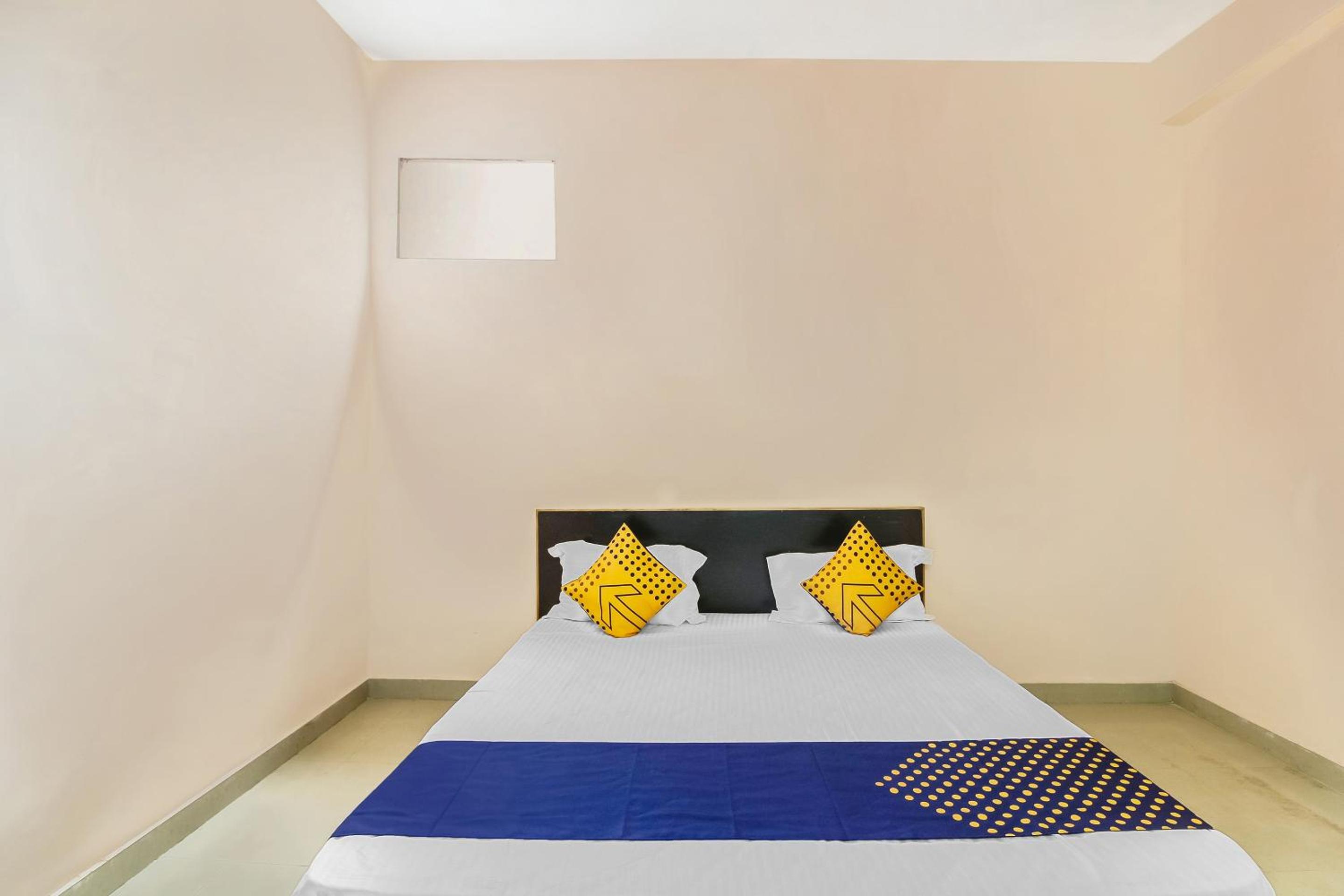 Standard Double Room With Fan photo 2