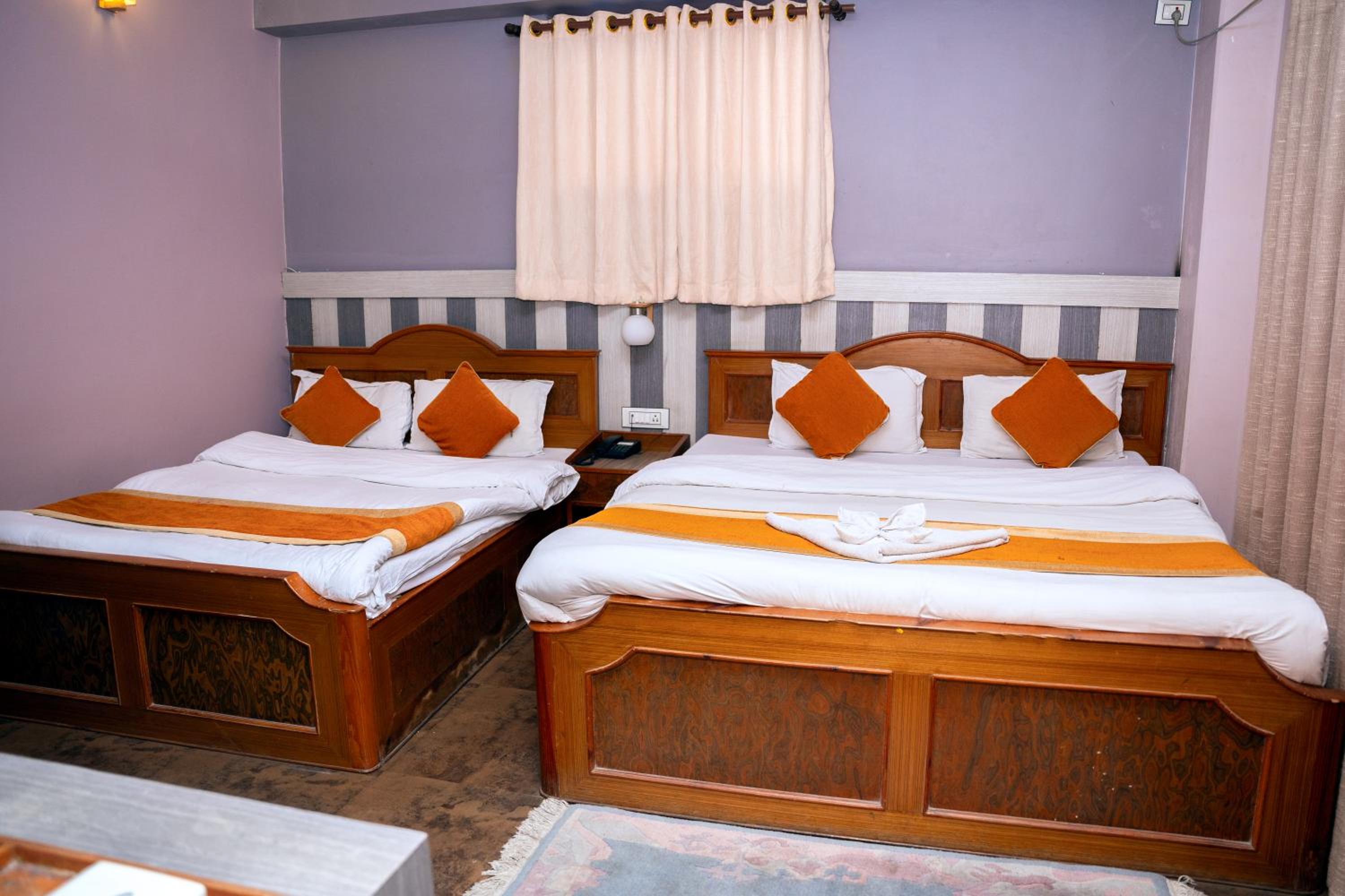 Deluxe Family Room