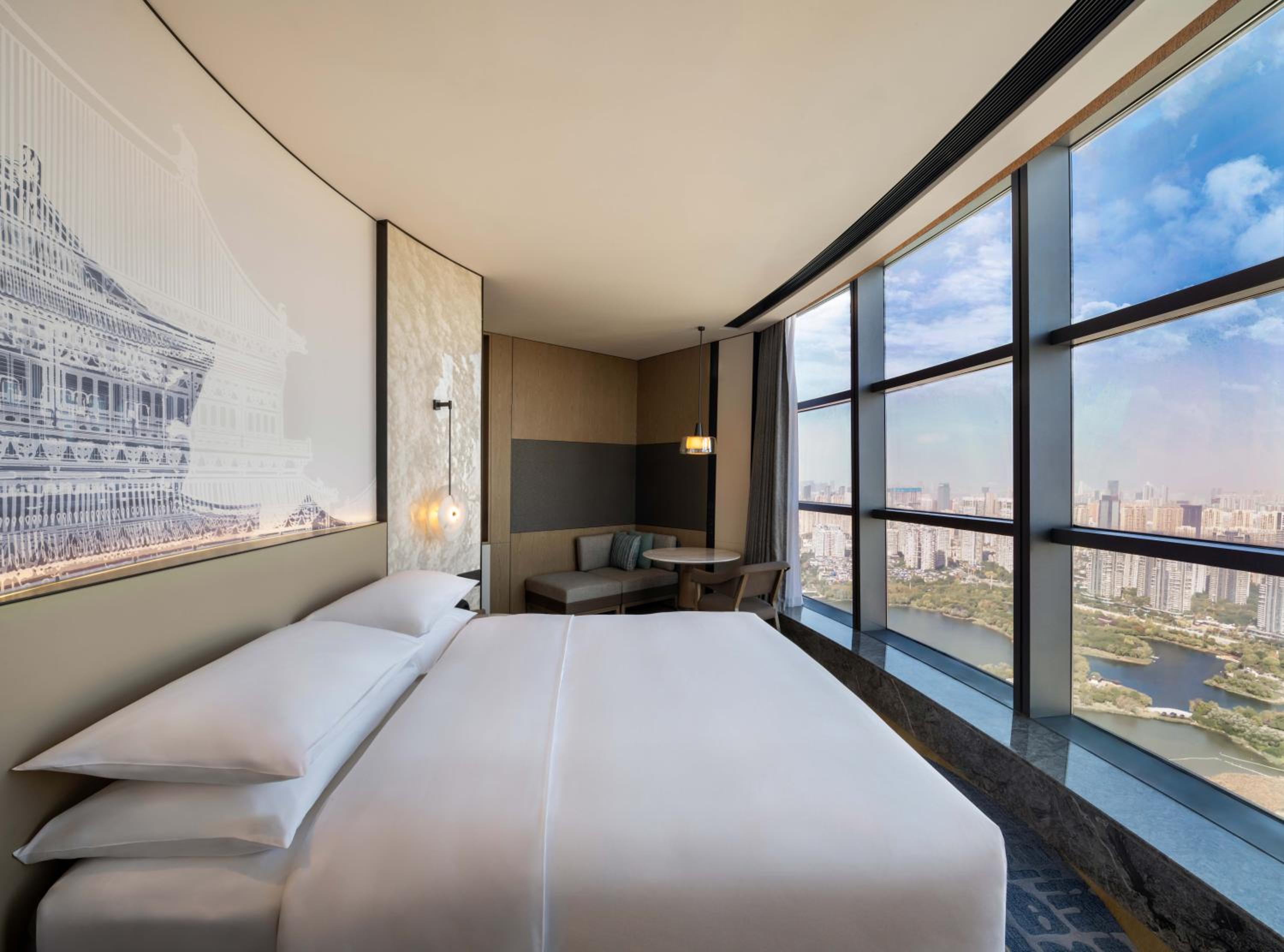 Lake View Studio - Executive Lounge Access