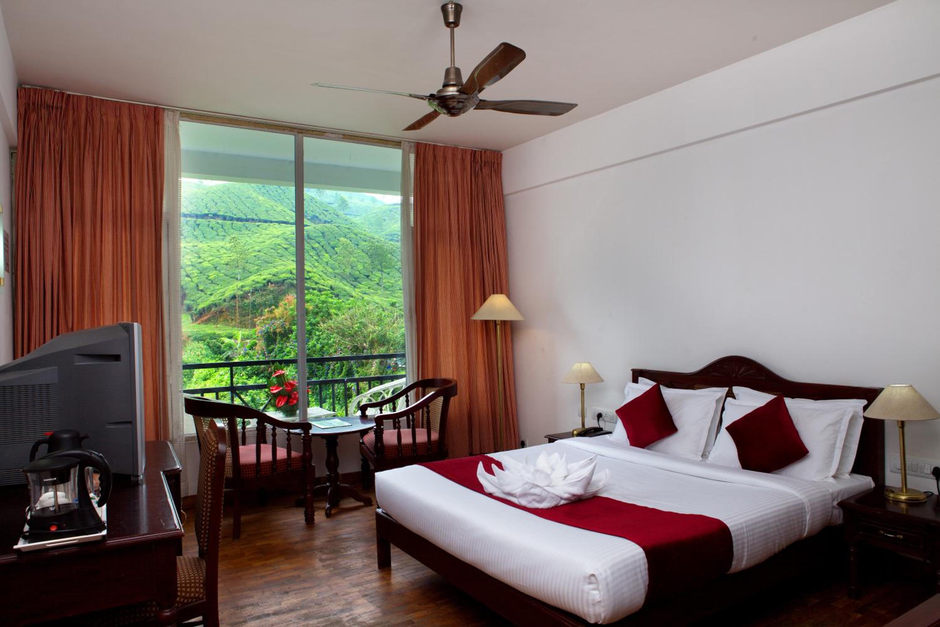 Double Room with Balcony - Photo 2