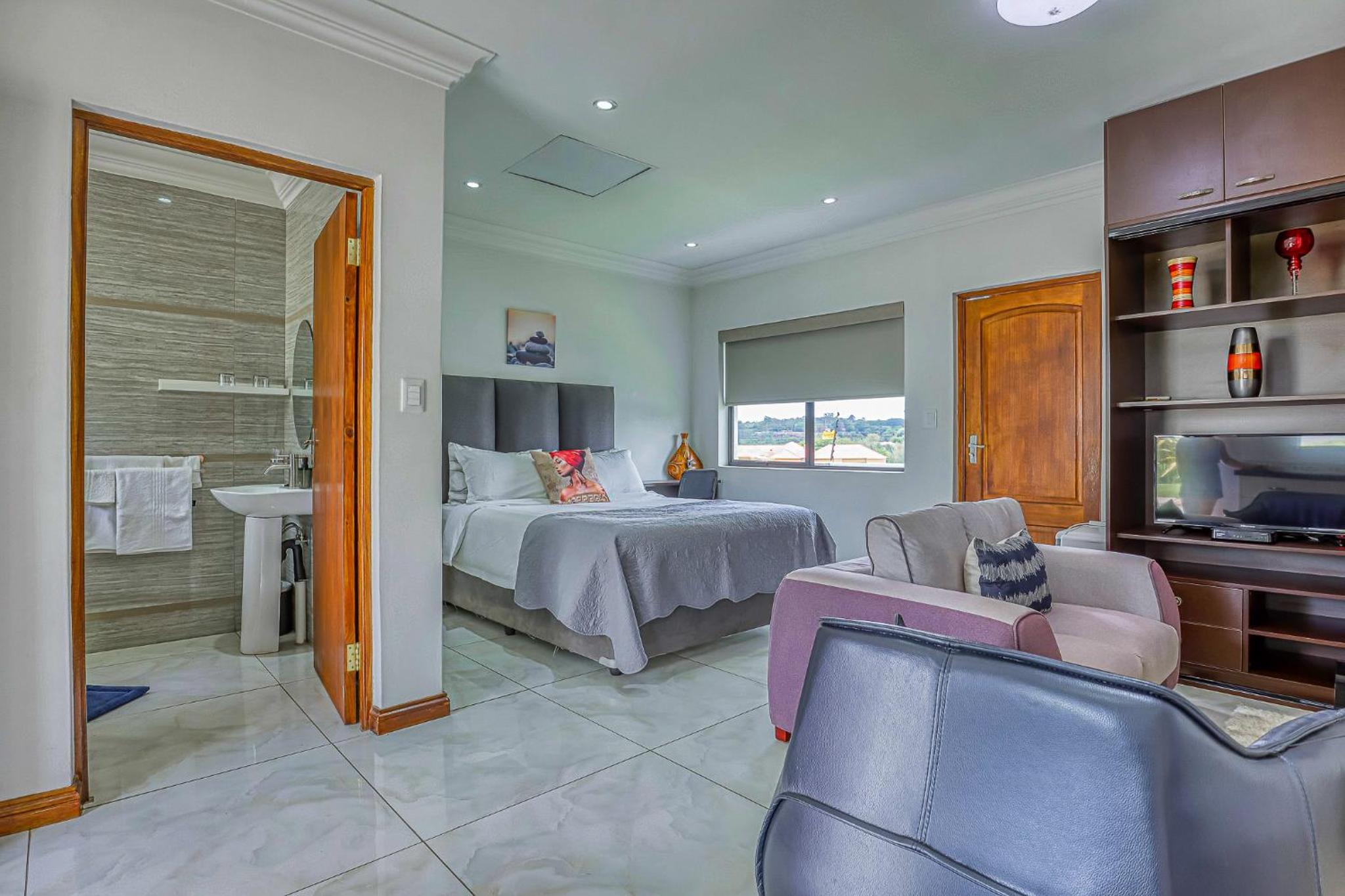 Deluxe Queen Room