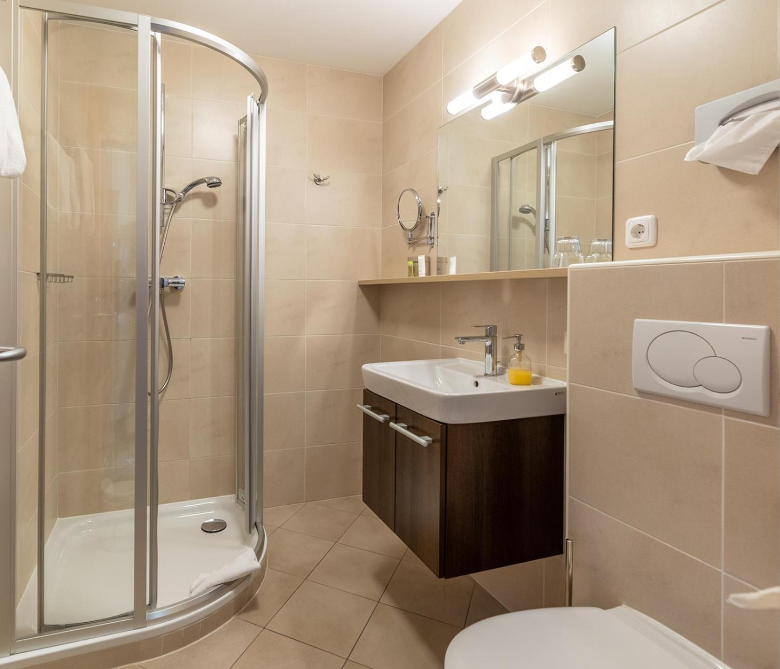 Economy Double or Twin Room - Photo 2